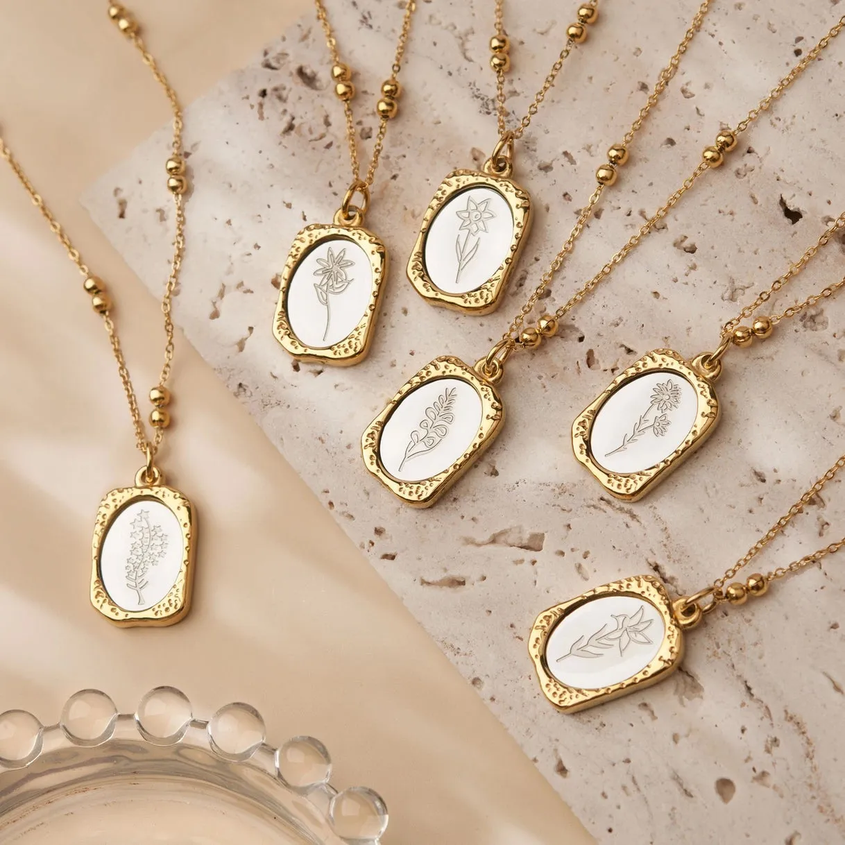 "To the Best Mother" Vintage Mirror Birth Flower Necklace sold by Anavia product image thumbnail 3