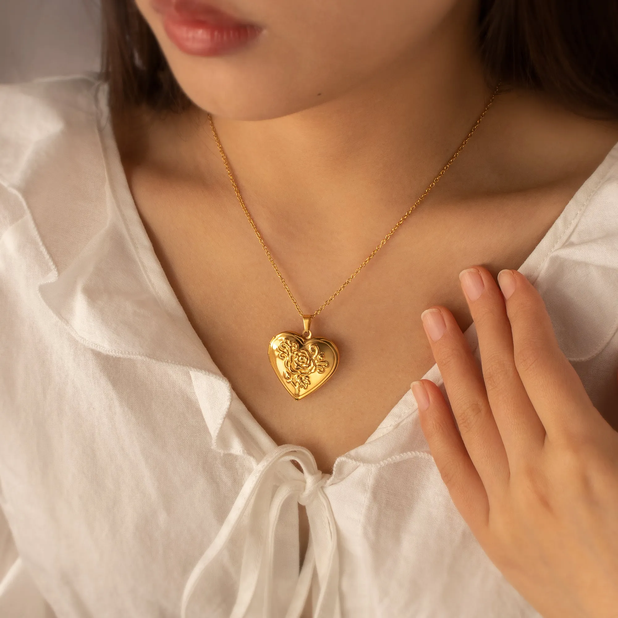 Rose Photo Heart Locket Necklace sold by Anavia product image thumbnail 2