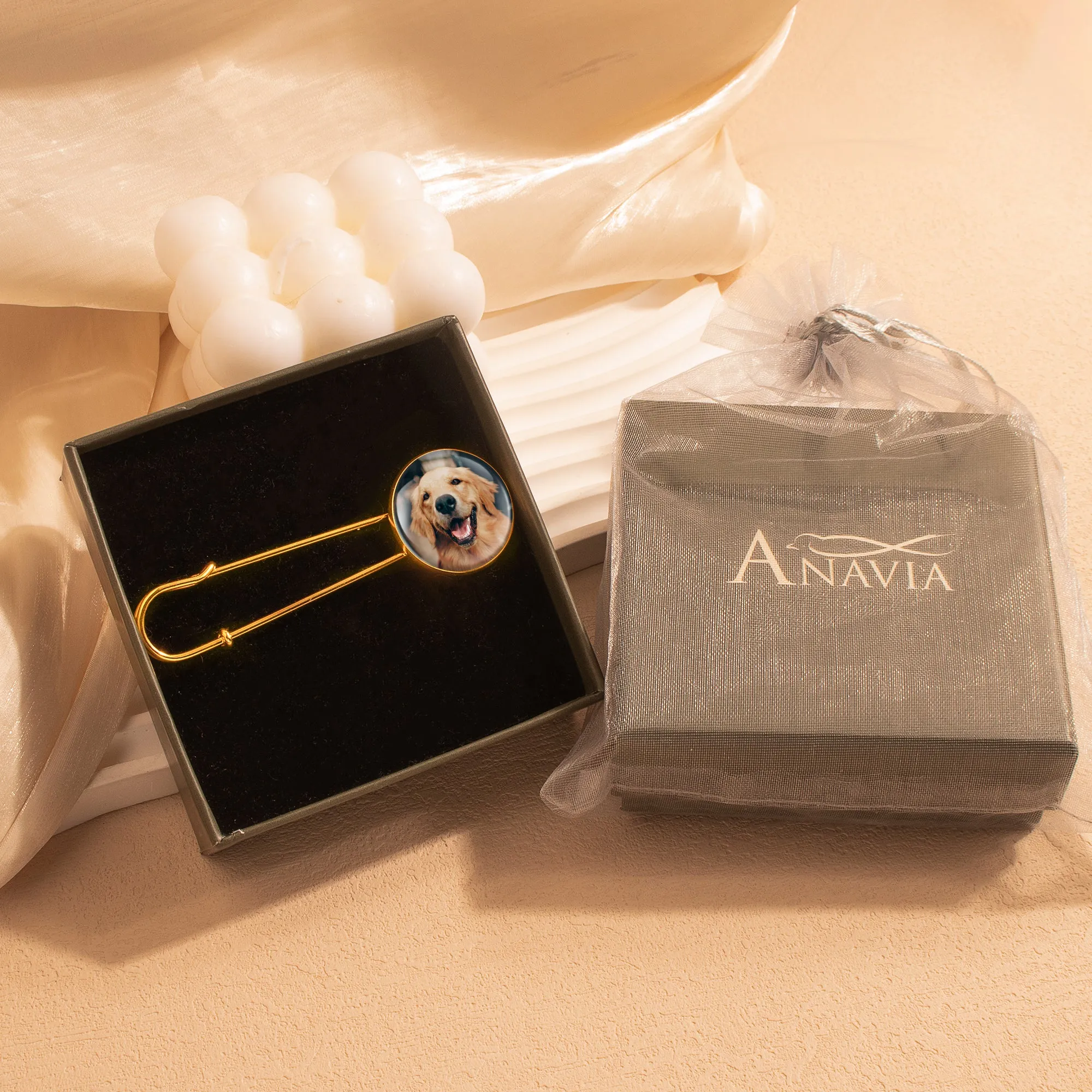 Round Wedding Photo Charm Pin Brooch sold by Anavia product image thumbnail 4