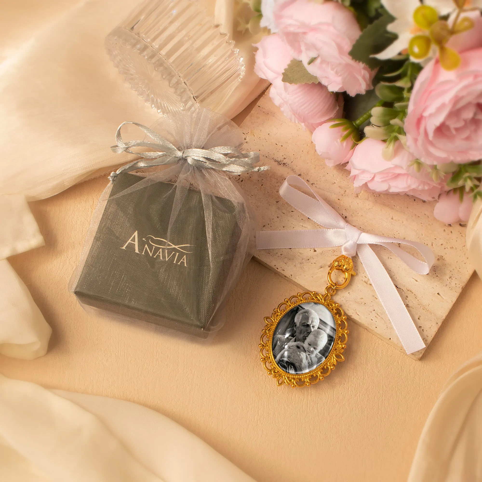 Reversible Wedding Photo Ribbon Brooch sold by Anavia product image thumbnail 4
