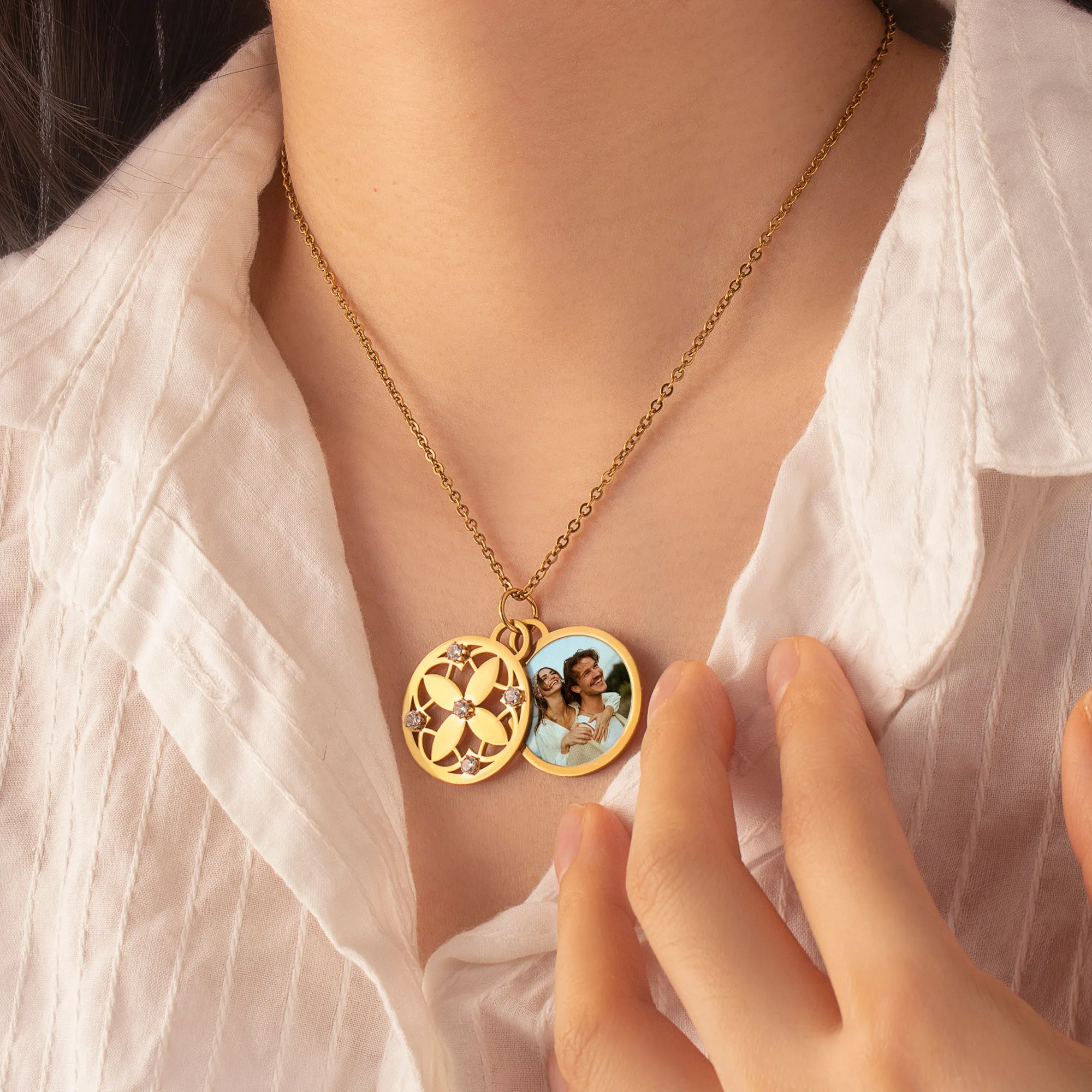 Four Leaf Photo Necklace sold by Anavia product image thumbnail 2