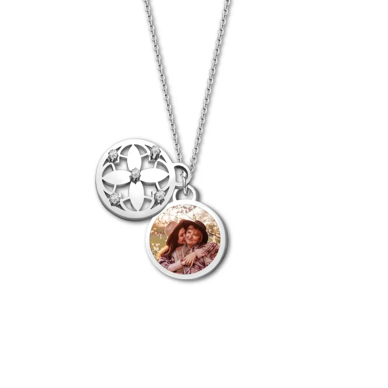 Four Leaf Photo Necklace made by Anavia