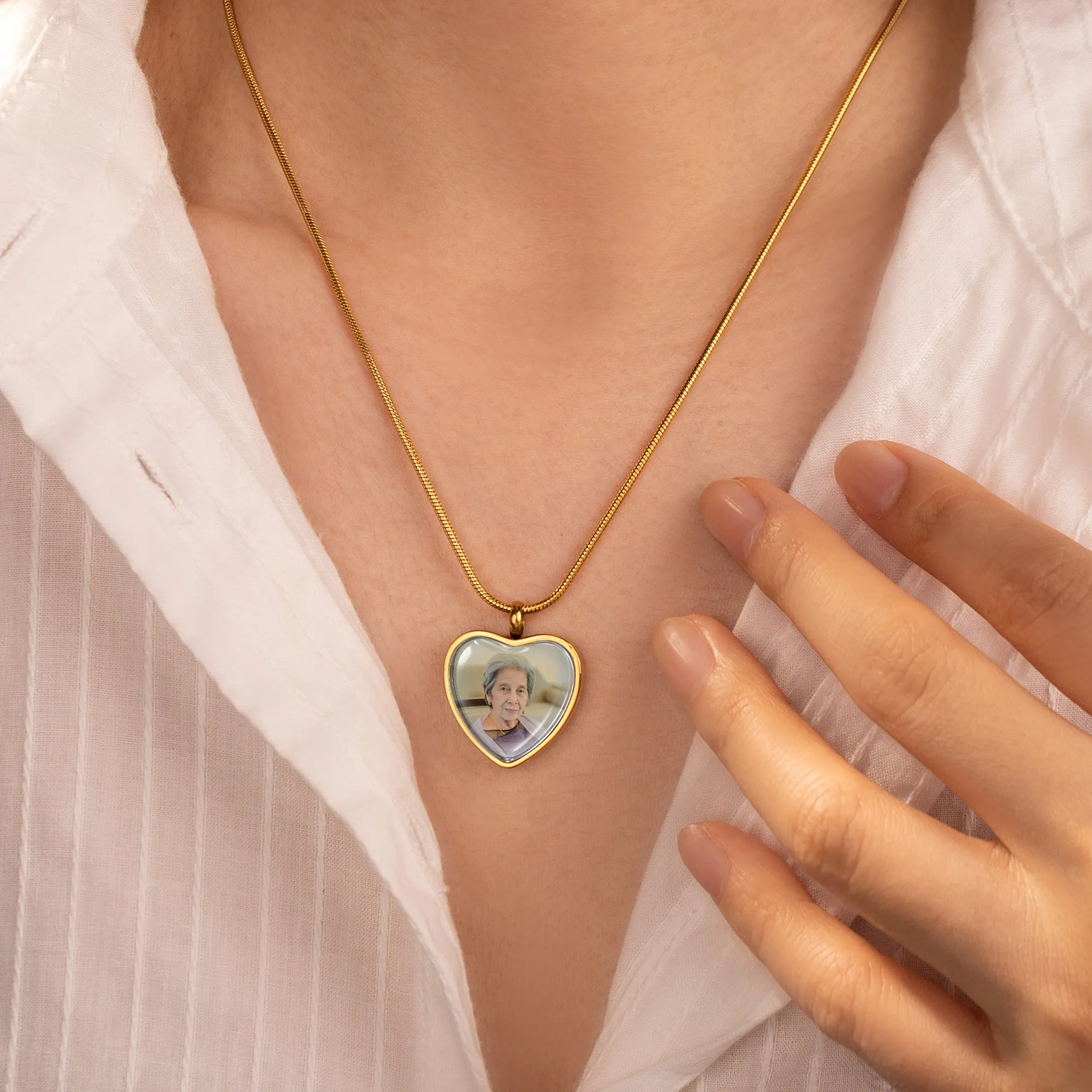 Heart Memorial Ashes Holder Necklace with Photo sold by Anavia product image thumbnail 2