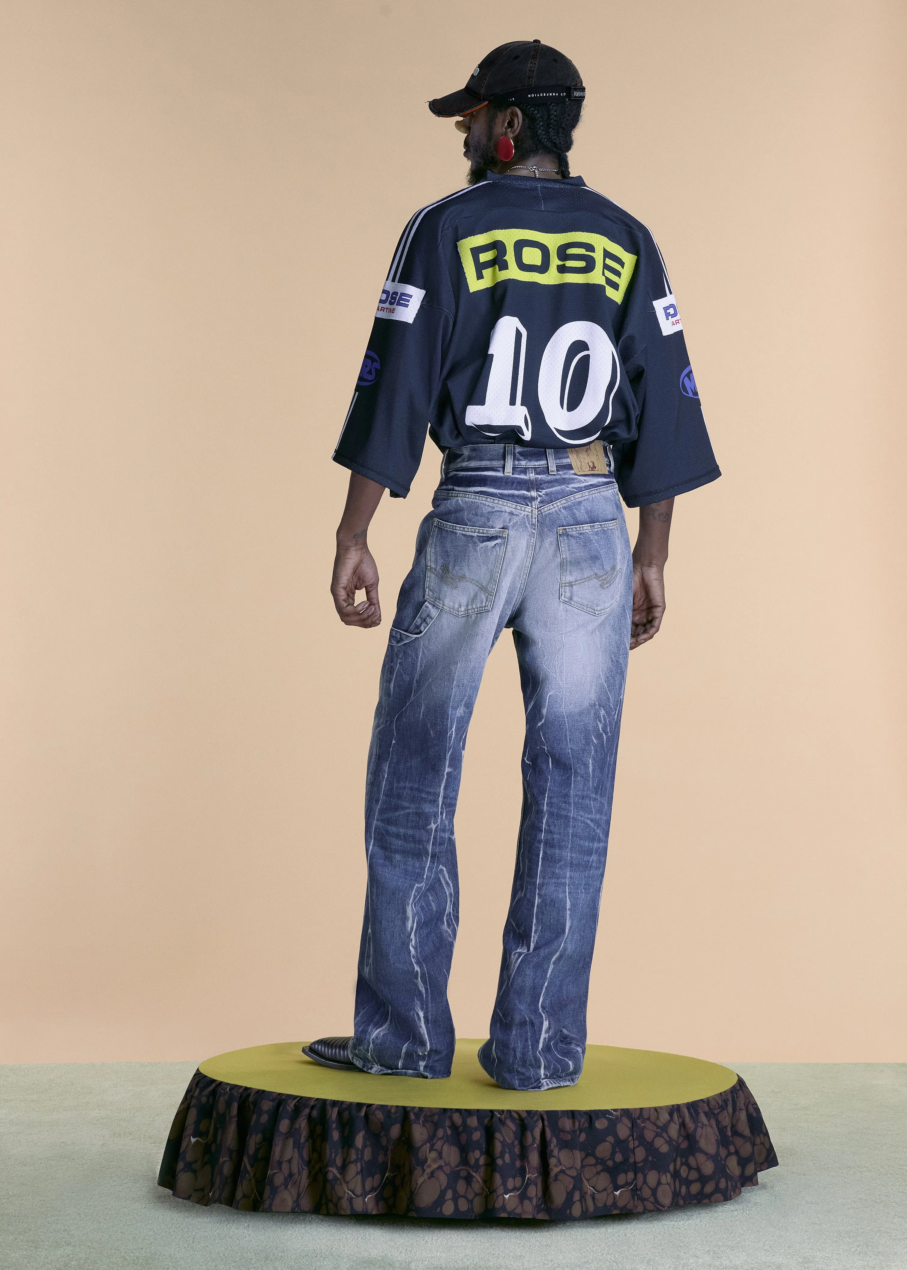 OVERSIZED FOOTBALL TOP in BLACK sold by Martine Rose product image thumbnail 4