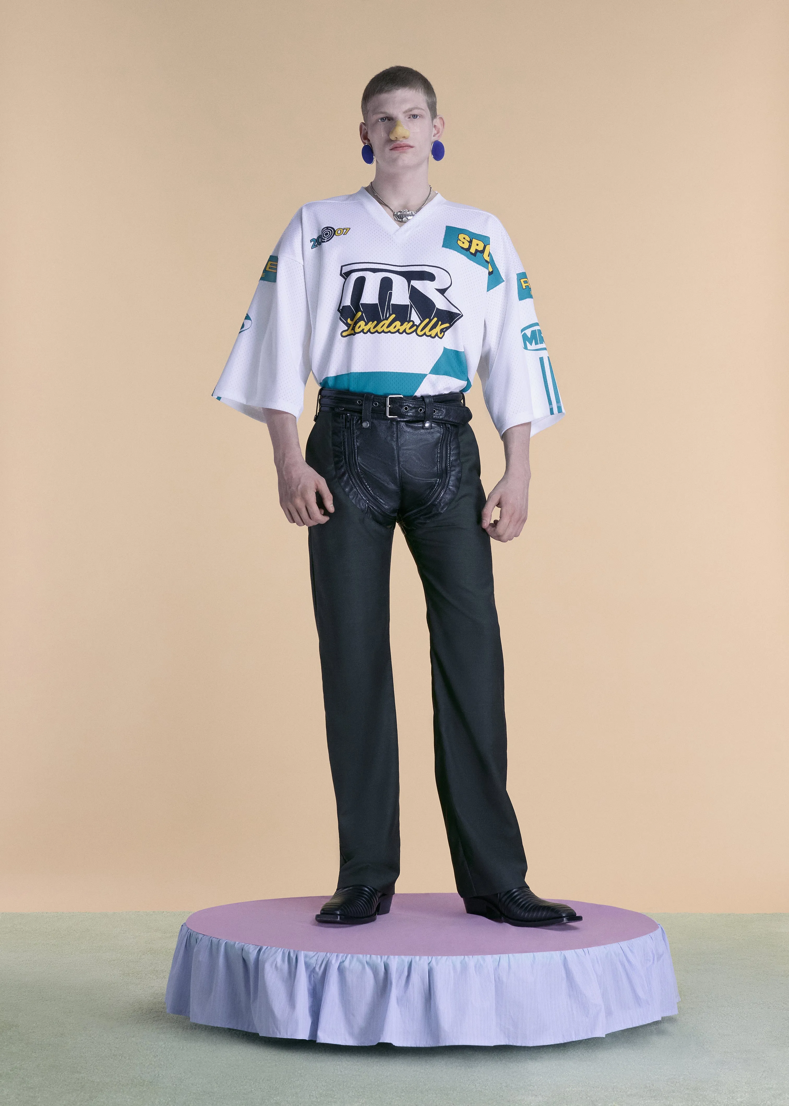 OVERSIZED FOOTBALL TOP in WHITE sold by Martine Rose product image thumbnail 3