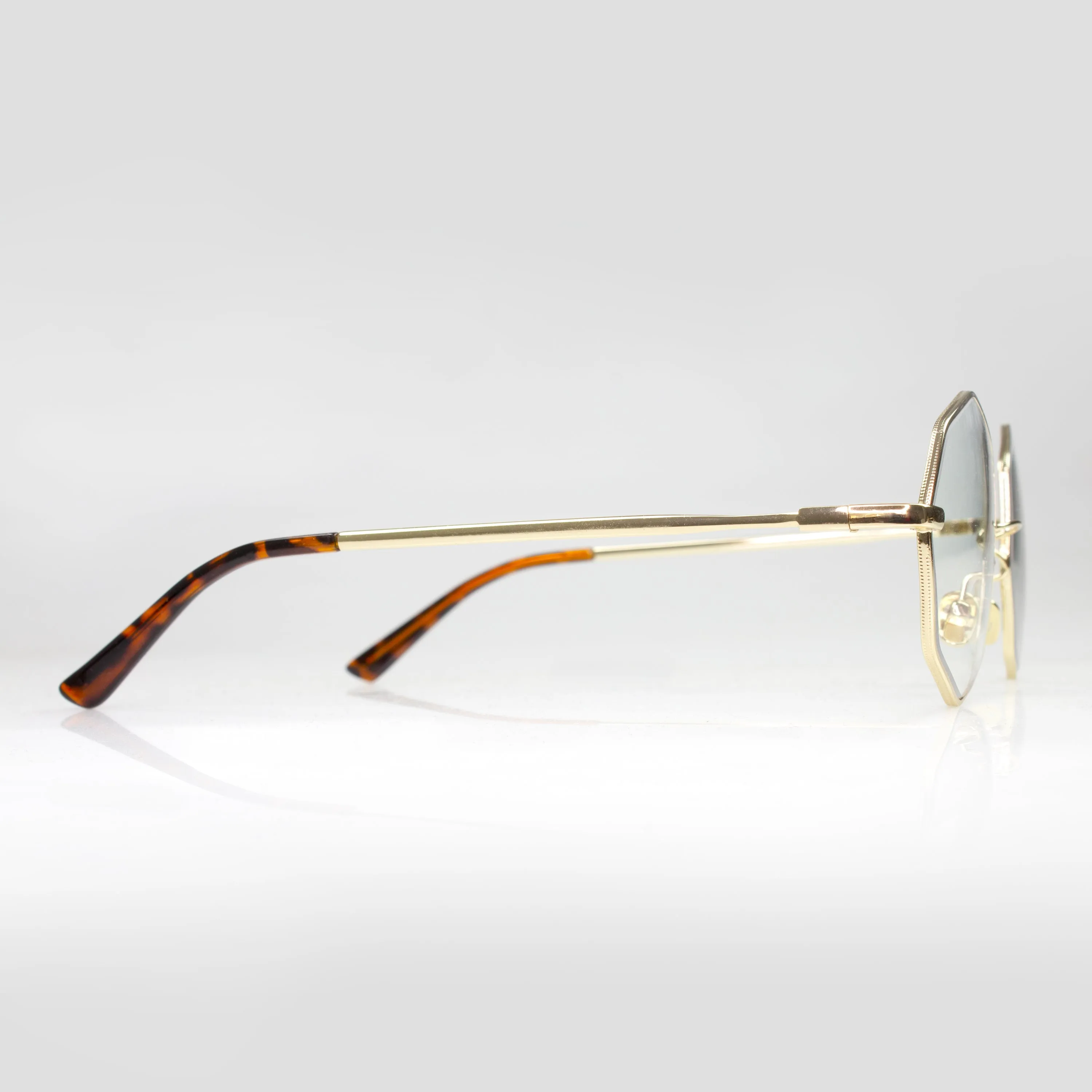 Kate.W Gold // 100% Health sold by Le Petit Lunetier product image thumbnail 4