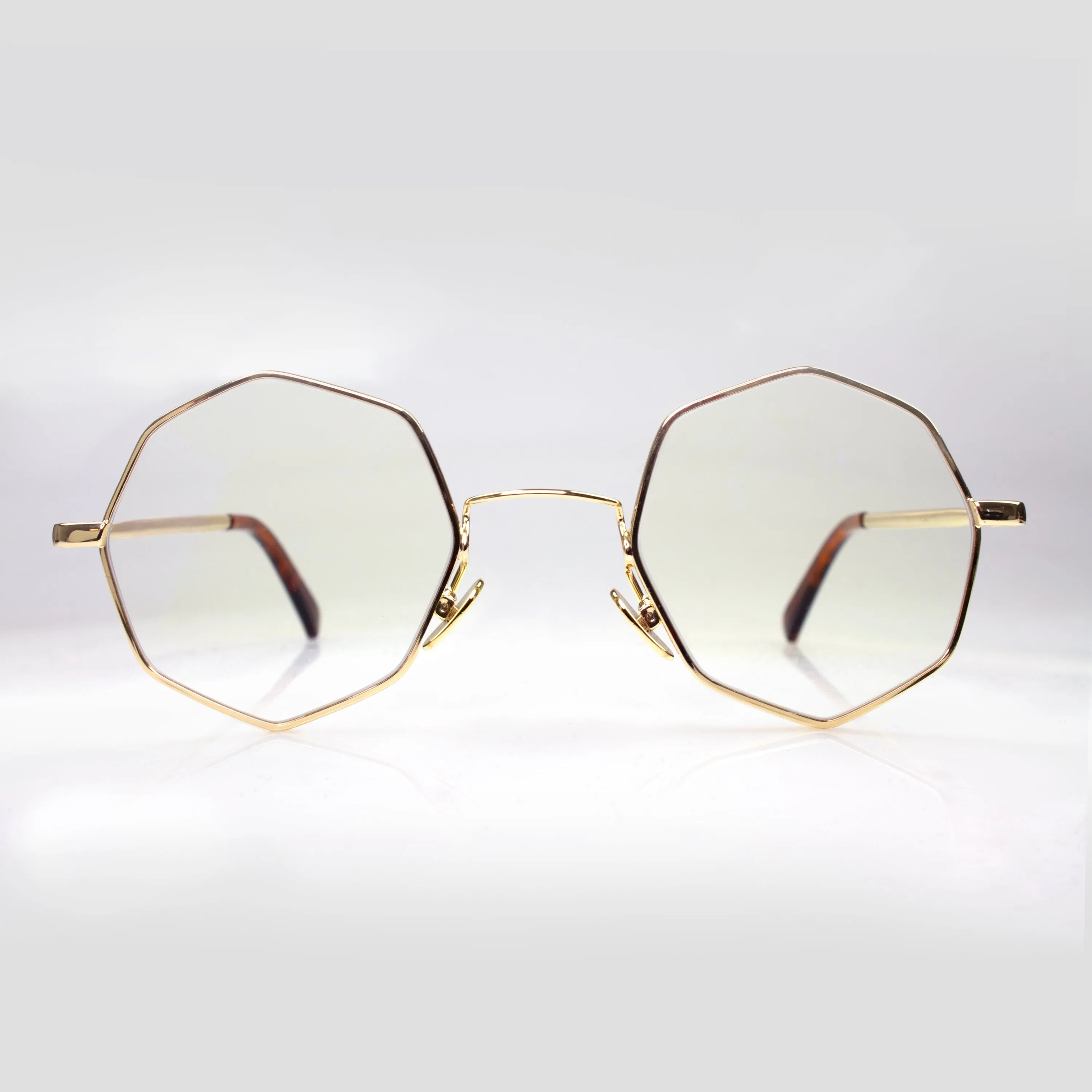 Kate.W Gold // 100% Health sold by Le Petit Lunetier