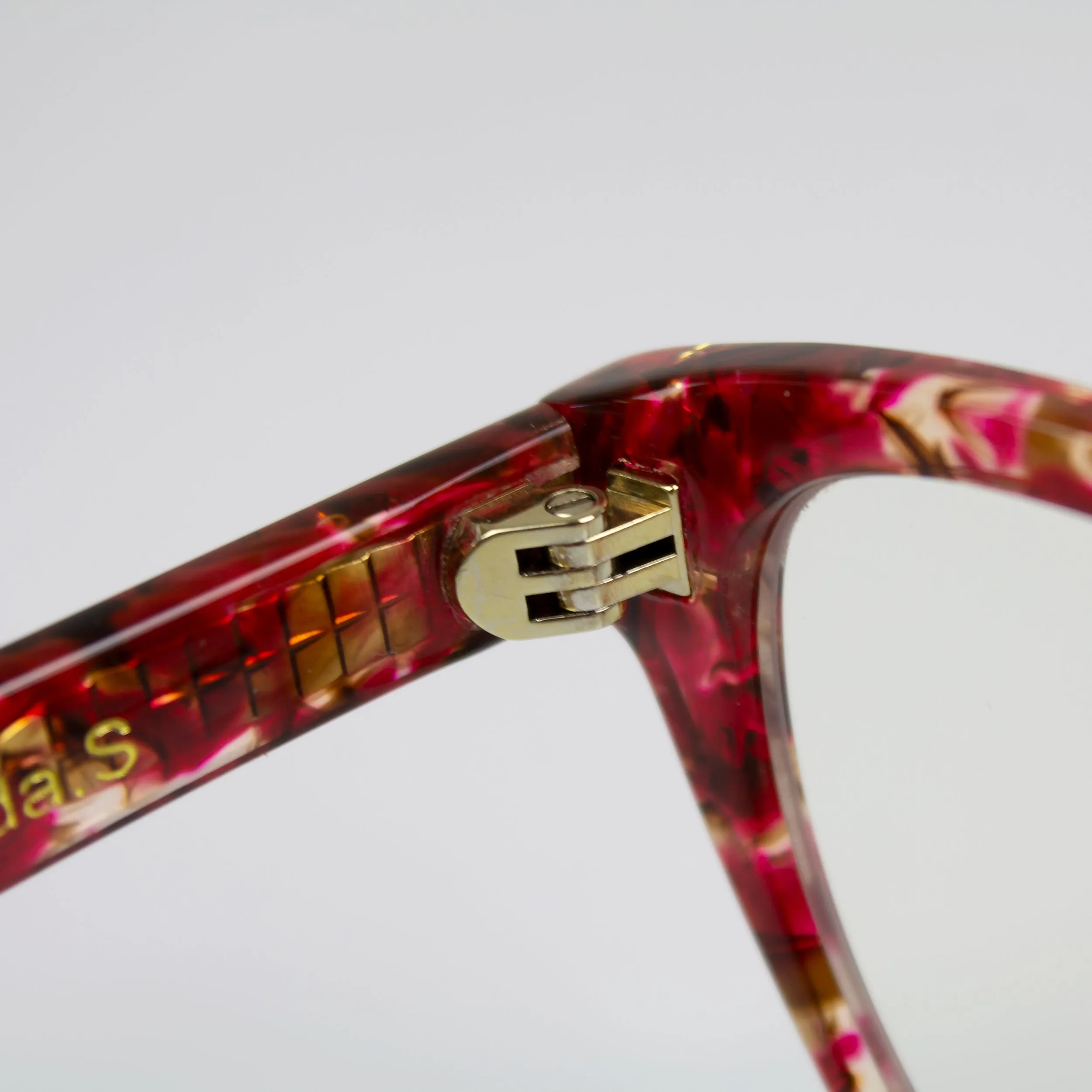 Zelda.S Ruby // 100% Health sold by Le Petit Lunetier product image thumbnail 5