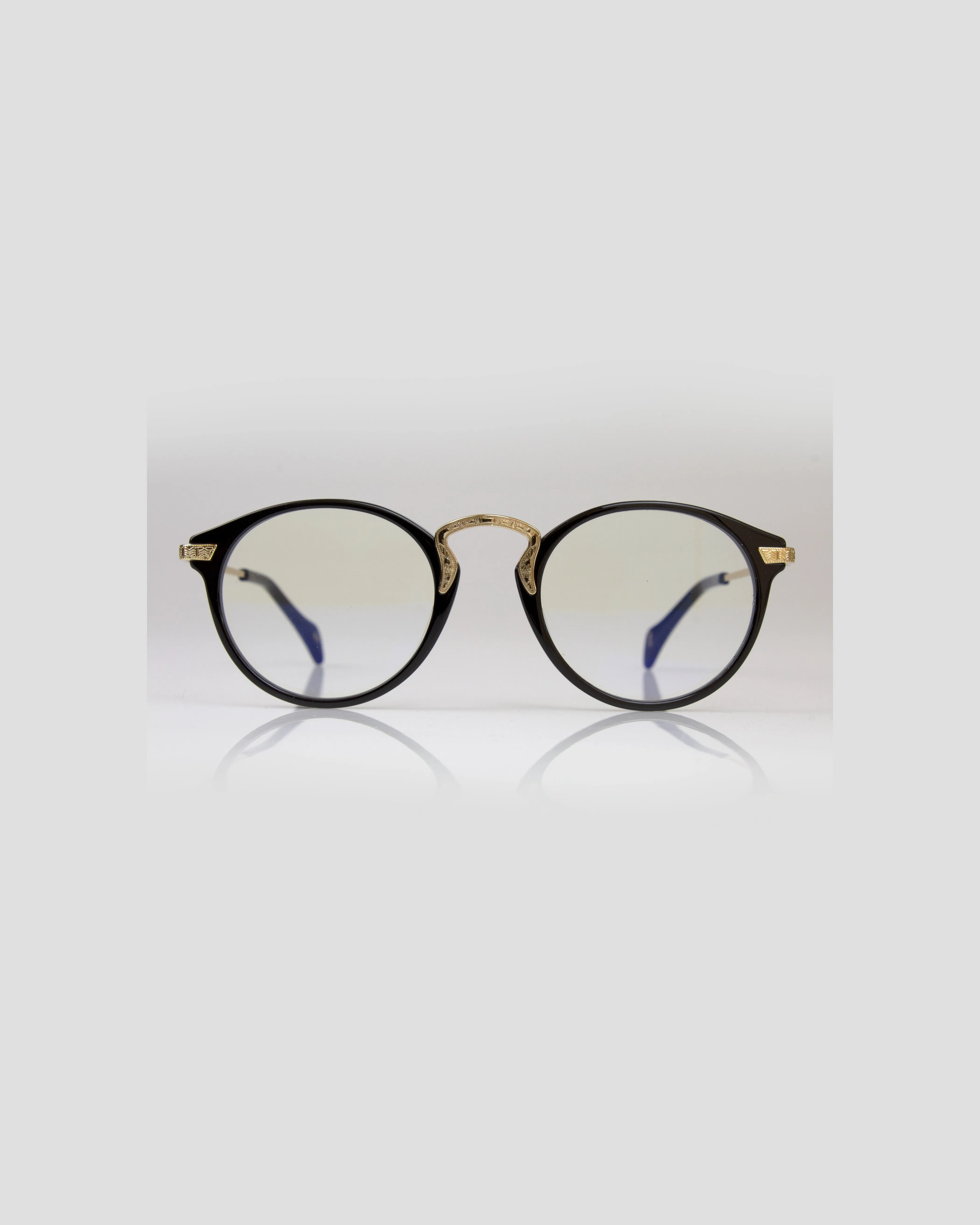 Serena.VDW Black // 100% Health sold by Le Petit Lunetier