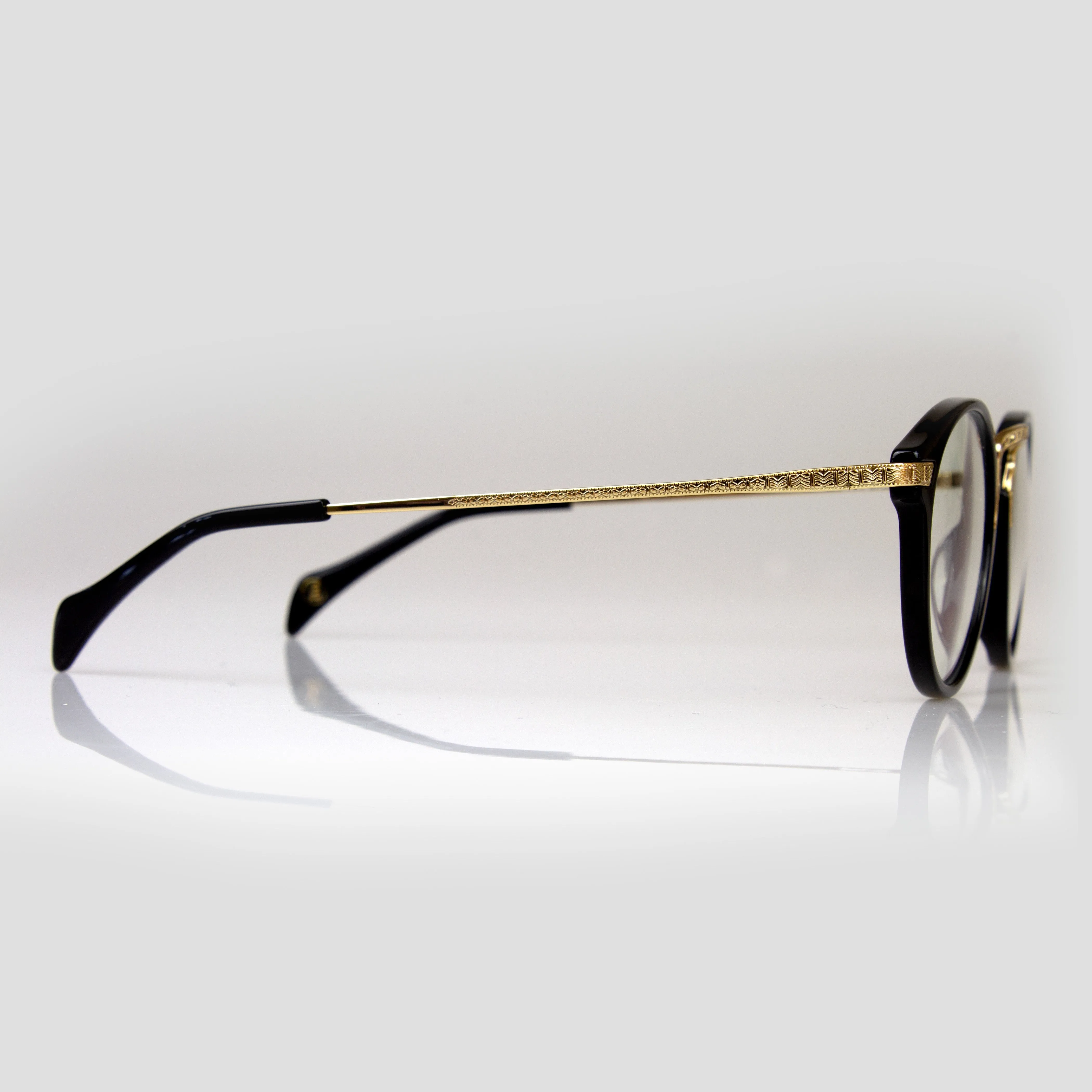 Serena.VDW Black // 100% Health sold by Le Petit Lunetier product image thumbnail 5