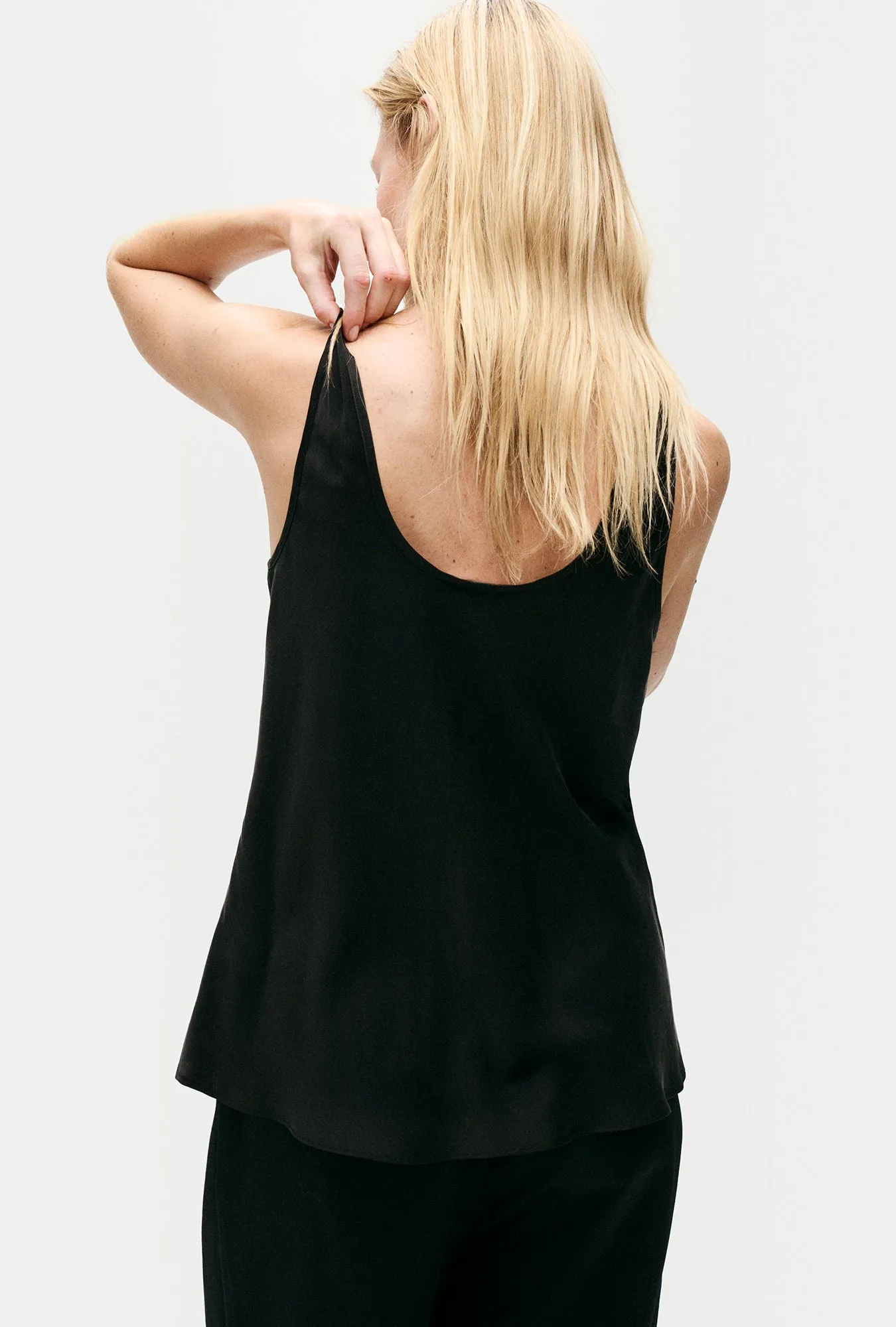 SCOOP NECK TANK BLACK sold by Silk Laundry product image thumbnail 4