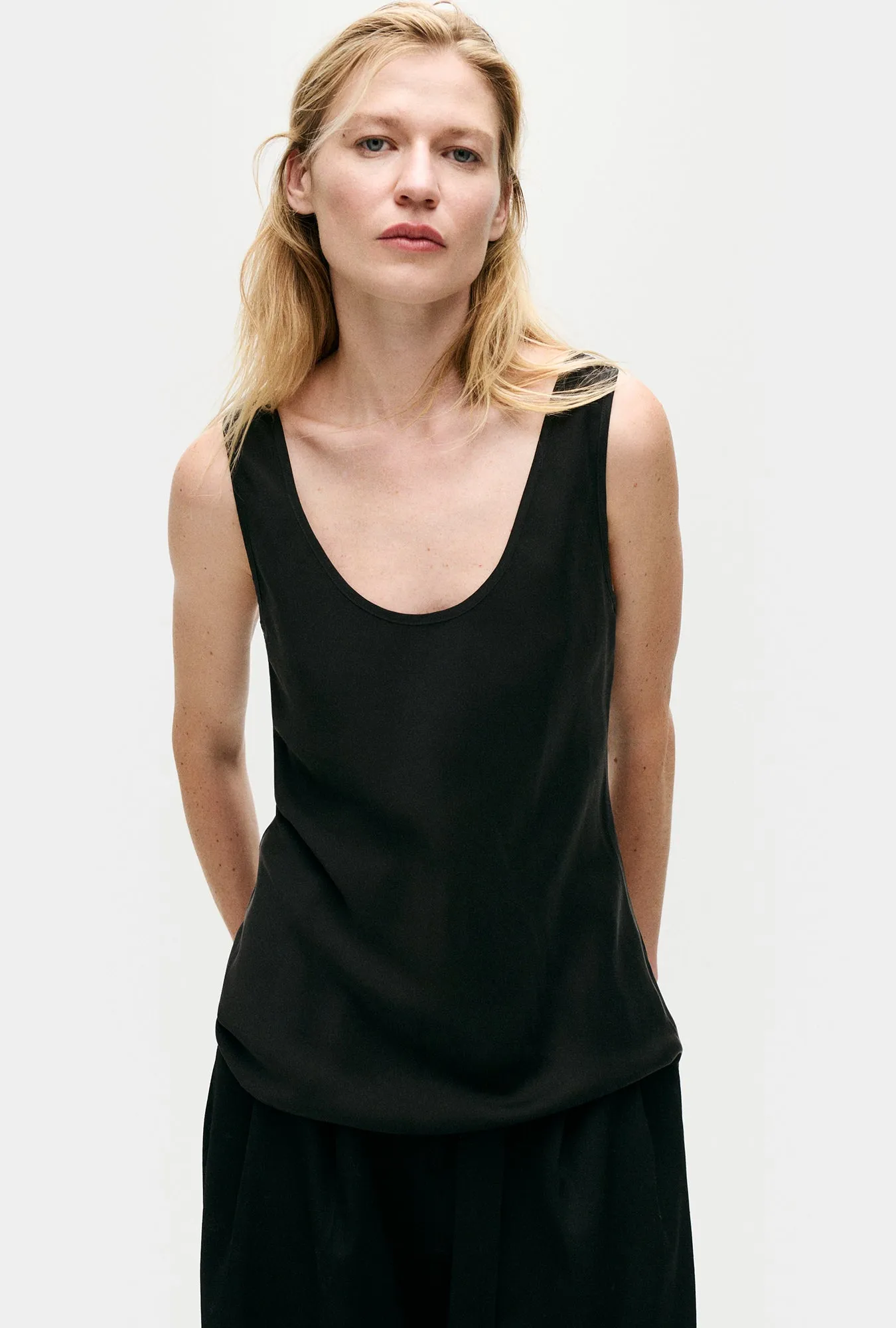 SCOOP NECK TANK BLACK sold by Silk Laundry product image thumbnail 3
