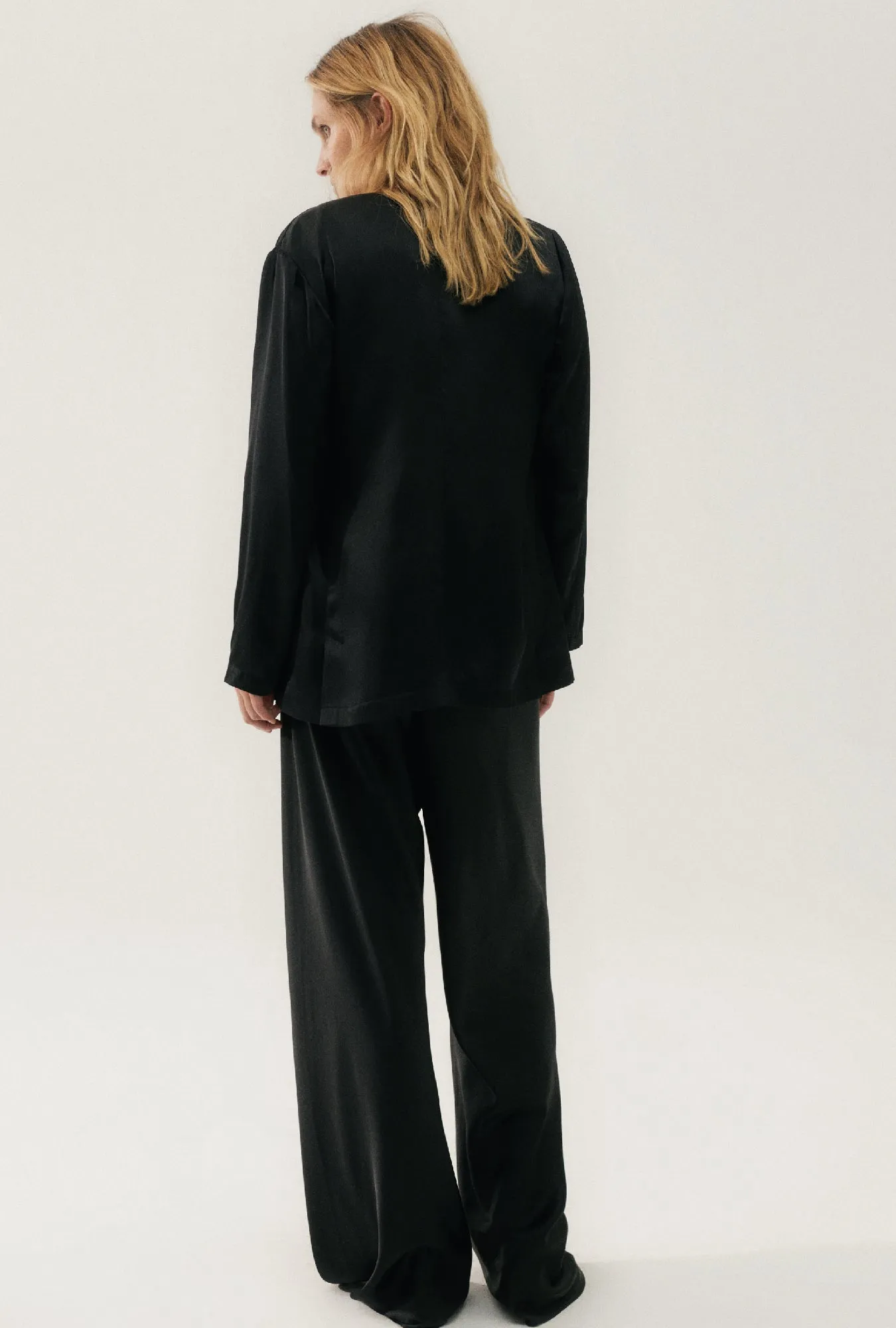 Relaxed Blazer Black sold by Silk Laundry product image thumbnail 4