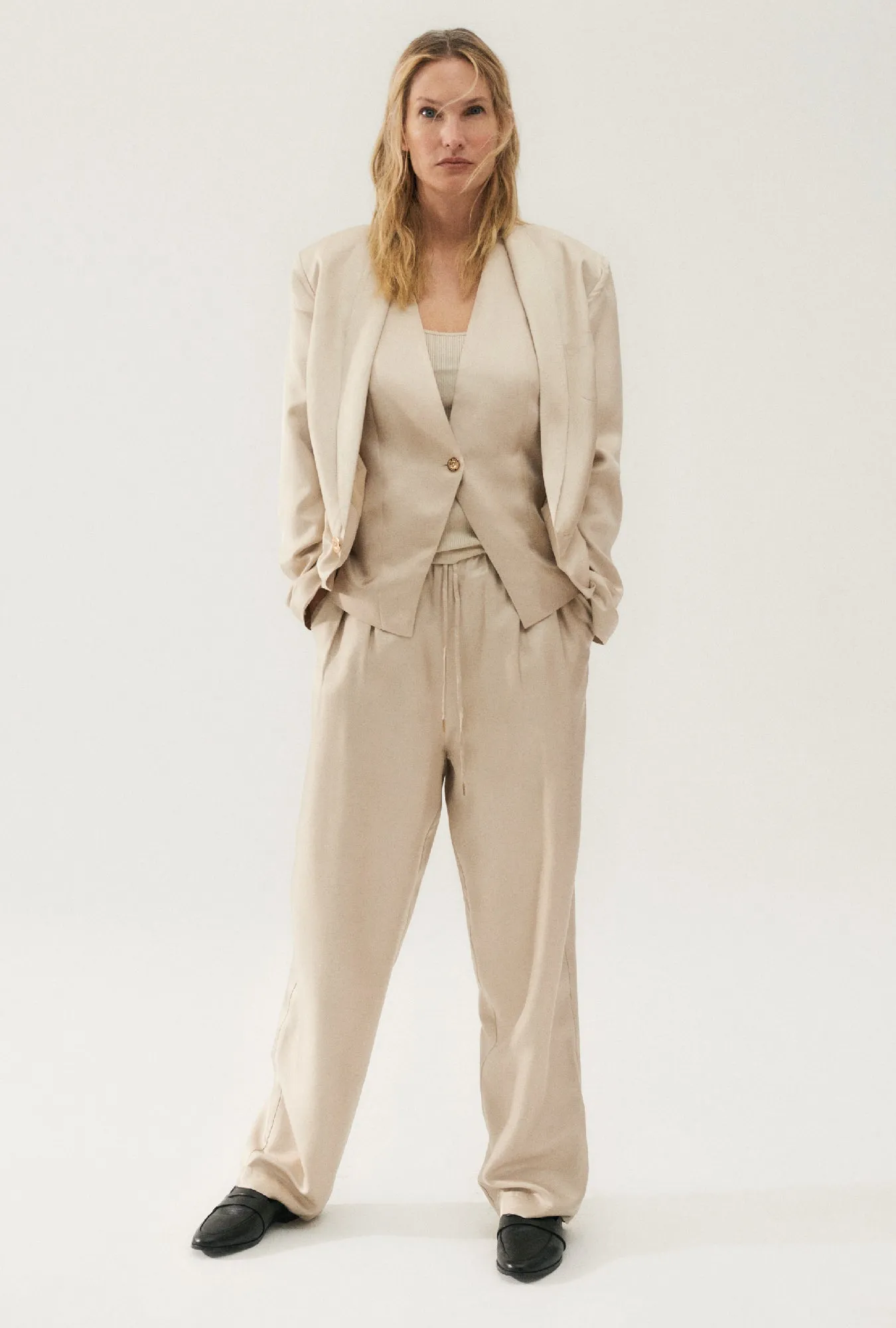 Twill Slouch Vest Hazelnut sold by Silk Laundry product image thumbnail 4