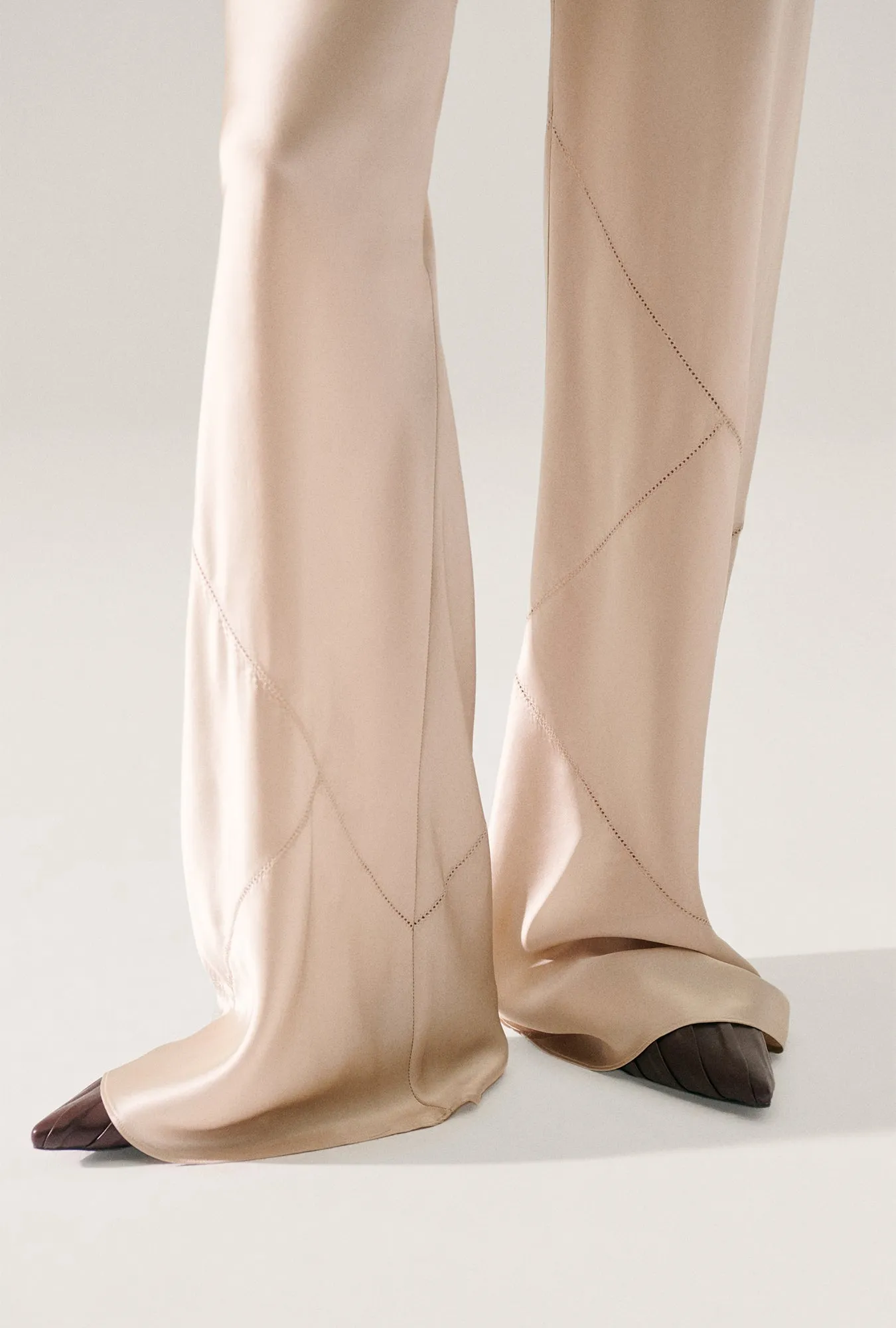 SPLICE BIAS CUT PANTS HAZELNUT sold by Silk Laundry product image thumbnail 5