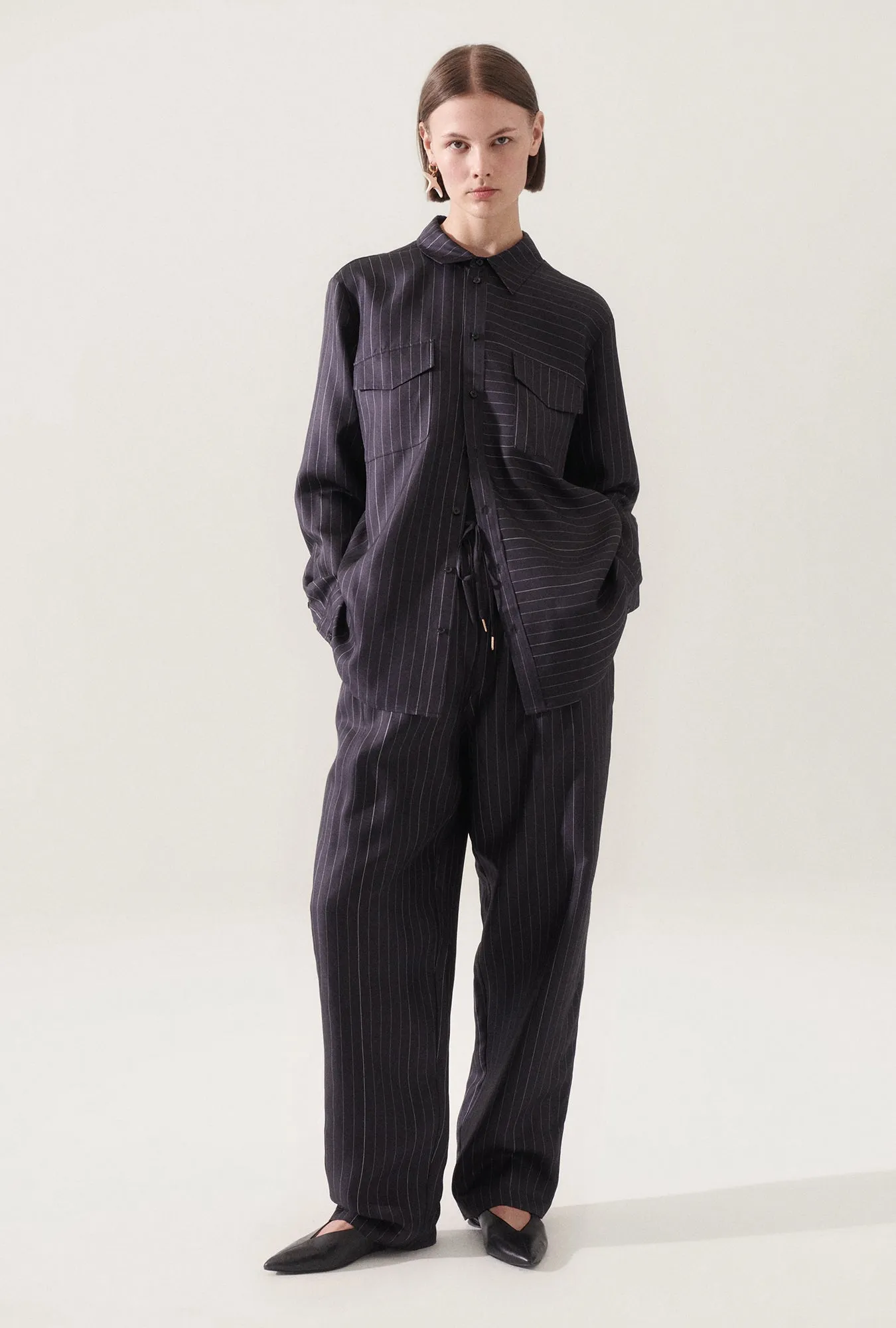 TWILL BOYFRIEND SHIRT PINSTRIPE BLACK / WHITE sold by Silk Laundry product image thumbnail 5