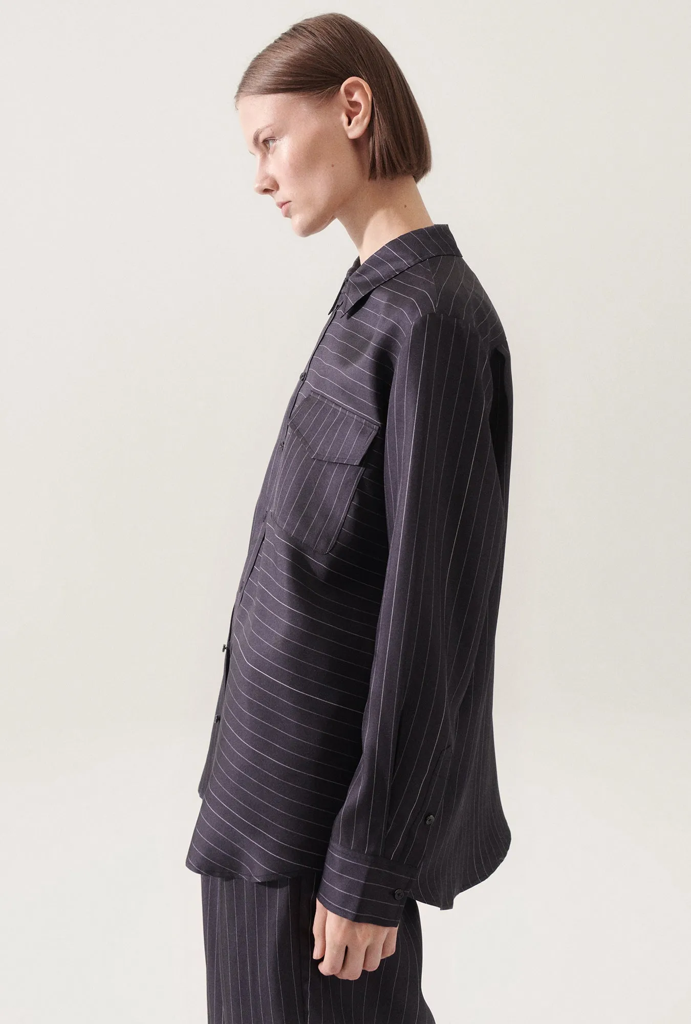 TWILL BOYFRIEND SHIRT PINSTRIPE BLACK / WHITE sold by Silk Laundry product image thumbnail 4
