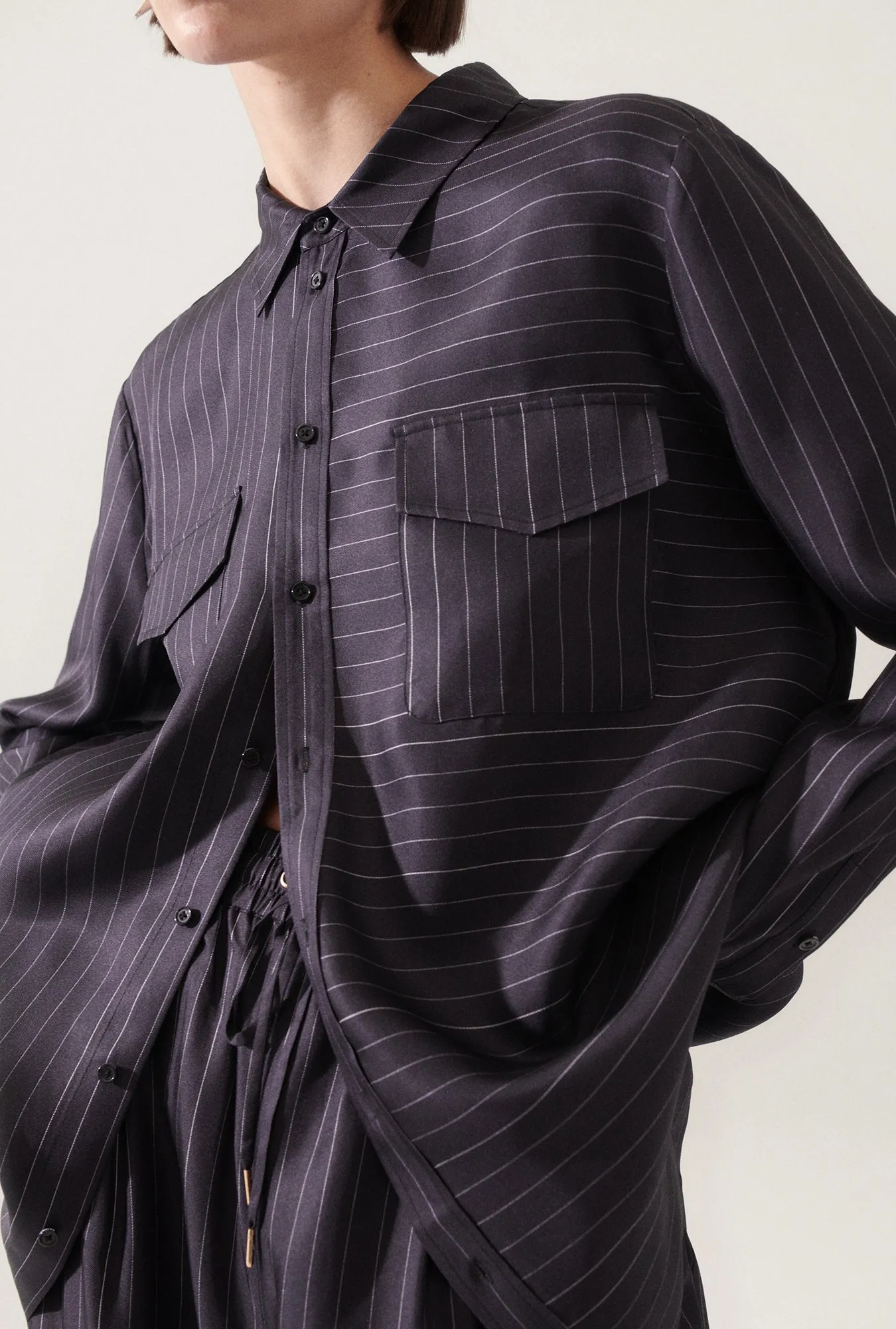 TWILL BOYFRIEND SHIRT PINSTRIPE BLACK / WHITE sold by Silk Laundry