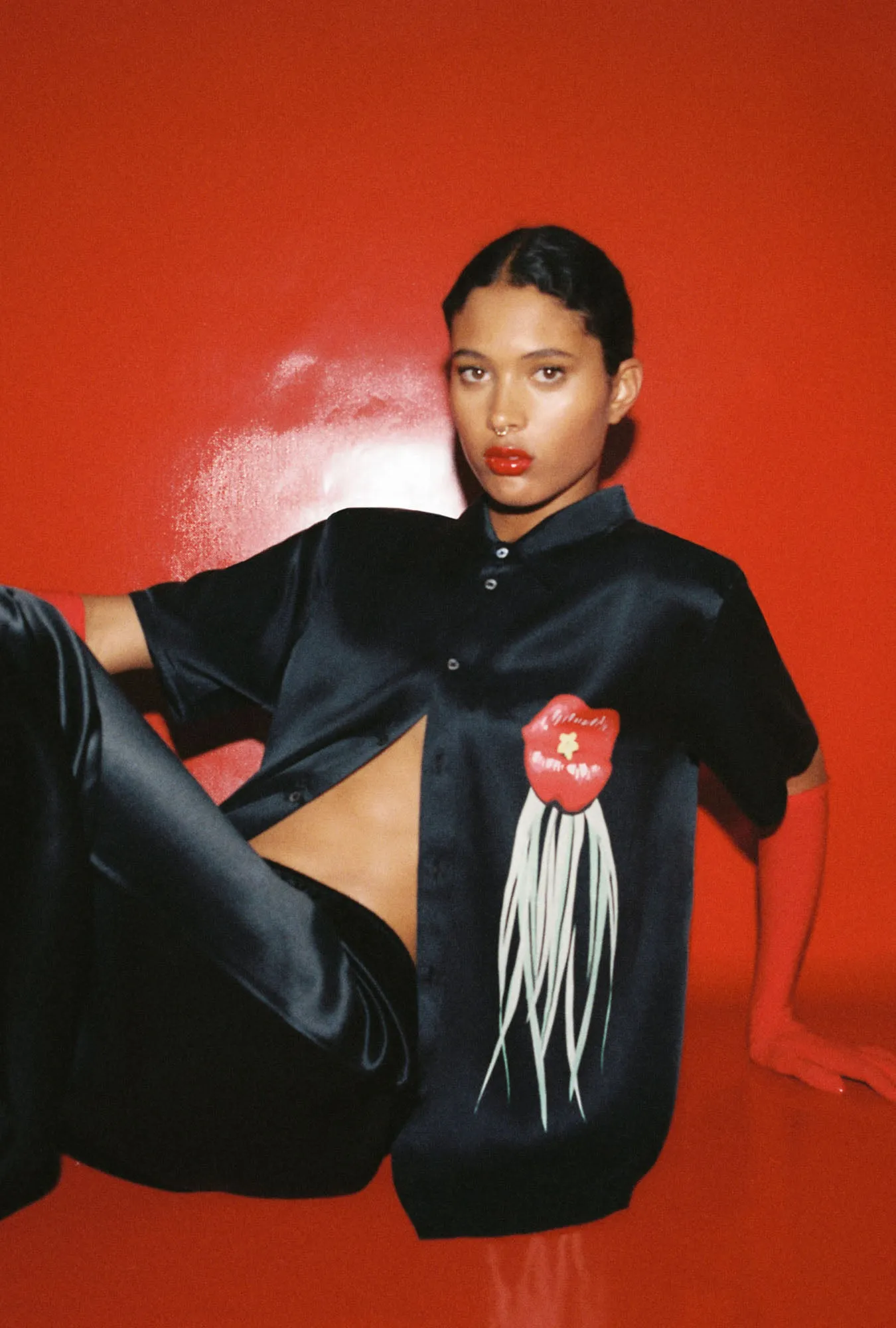 SHORT SLEEVE BOYFRIEND SHIRT HOT LIPS sold by Silk Laundry