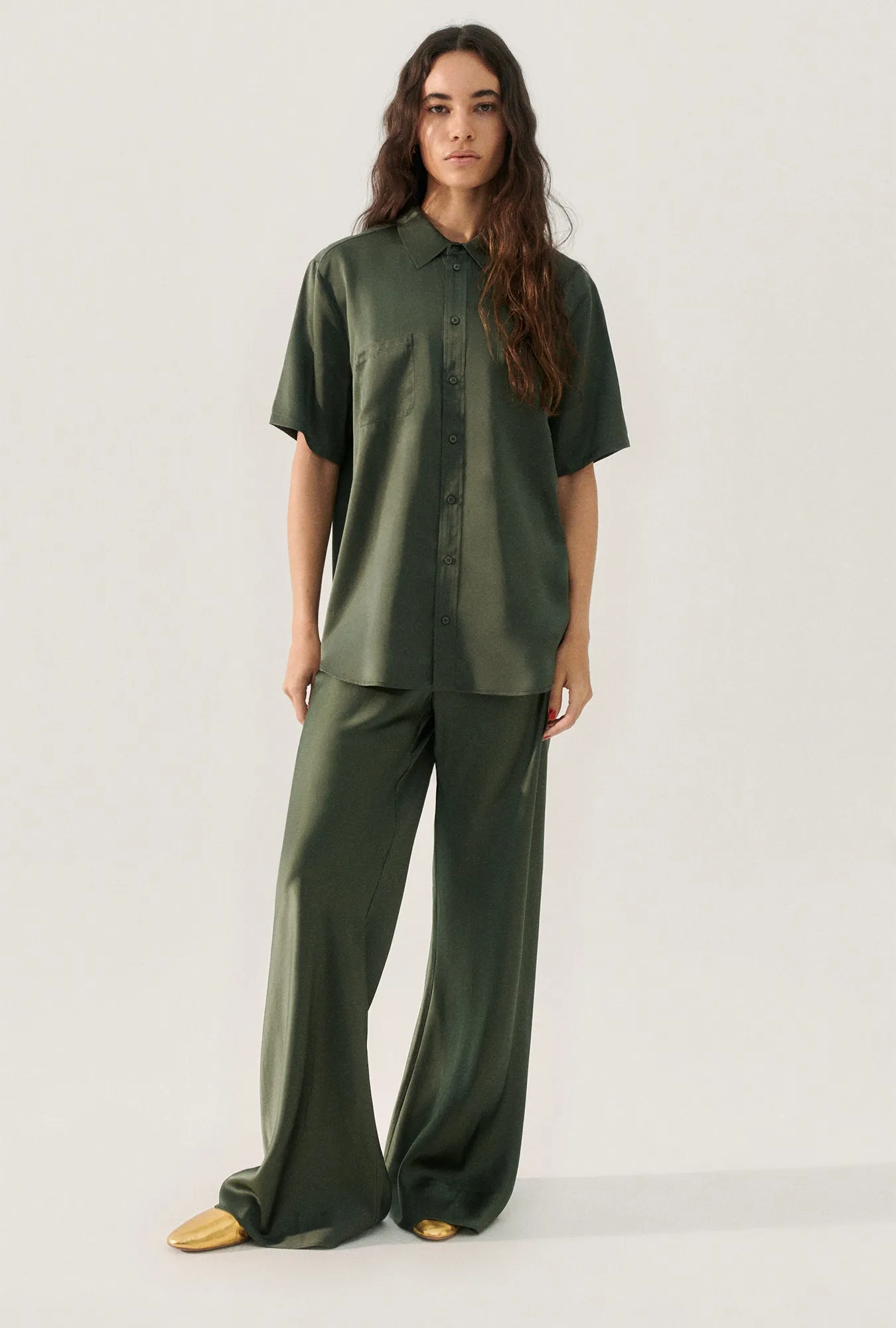 SHORT SLEEVE BOYFRIEND SHIRT THYME sold by Silk Laundry product image thumbnail 3