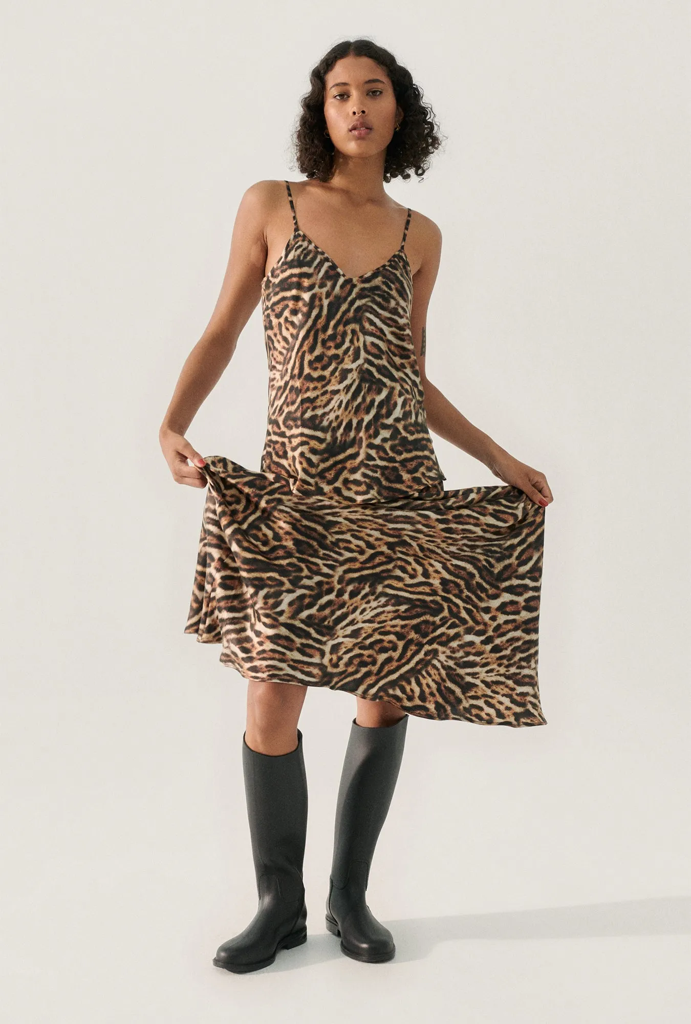 LONG BIAS CUT SKIRT LEOPARD sold by Silk Laundry product image thumbnail 4
