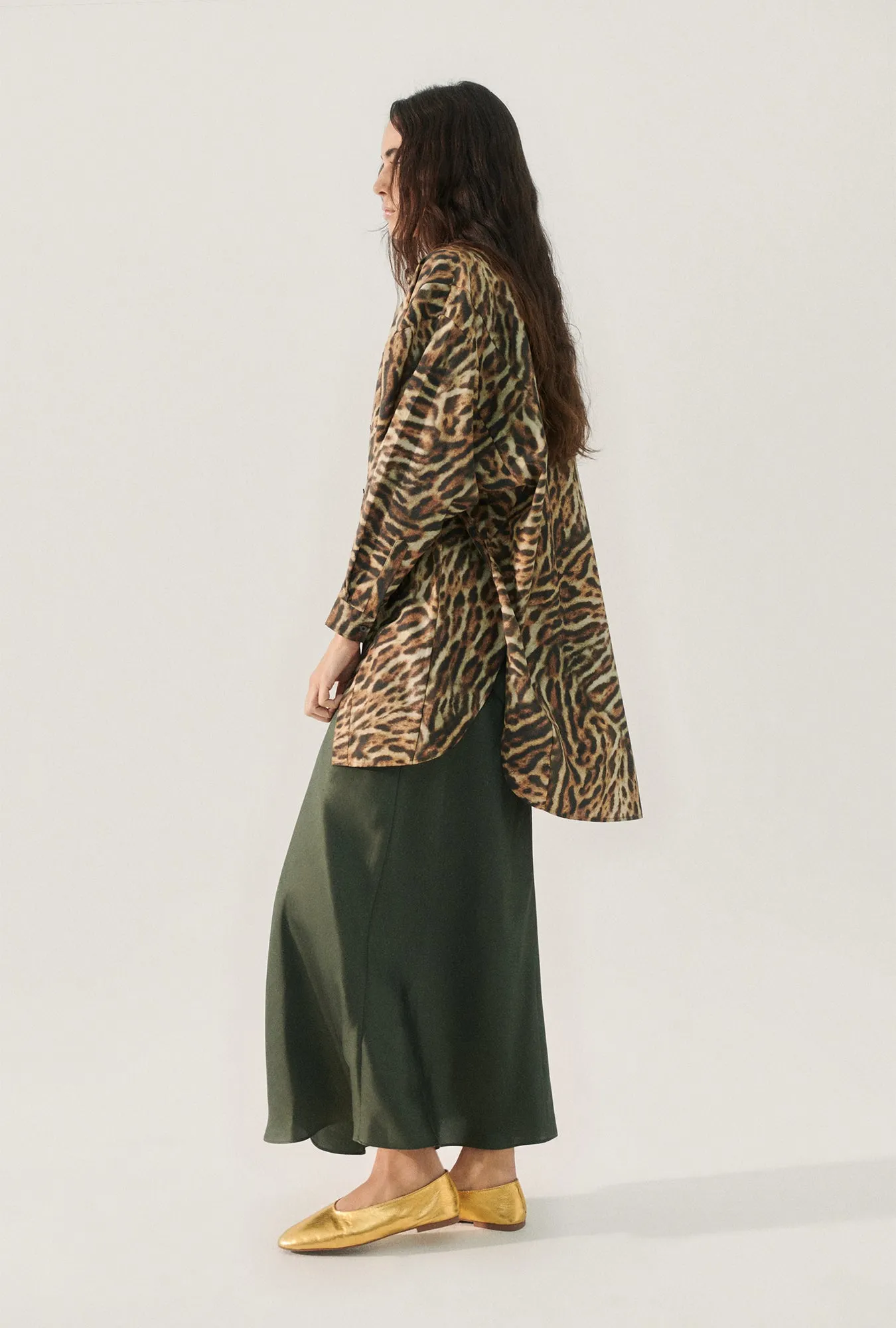 COTTON SILK ROUND SHIRT LEOPARD sold by Silk Laundry product image thumbnail 3