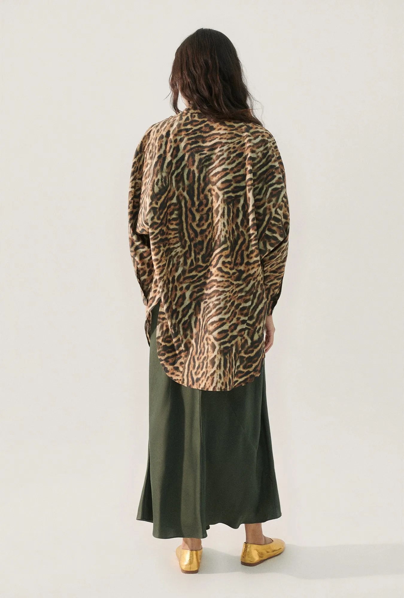 COTTON SILK ROUND SHIRT LEOPARD sold by Silk Laundry product image thumbnail 4
