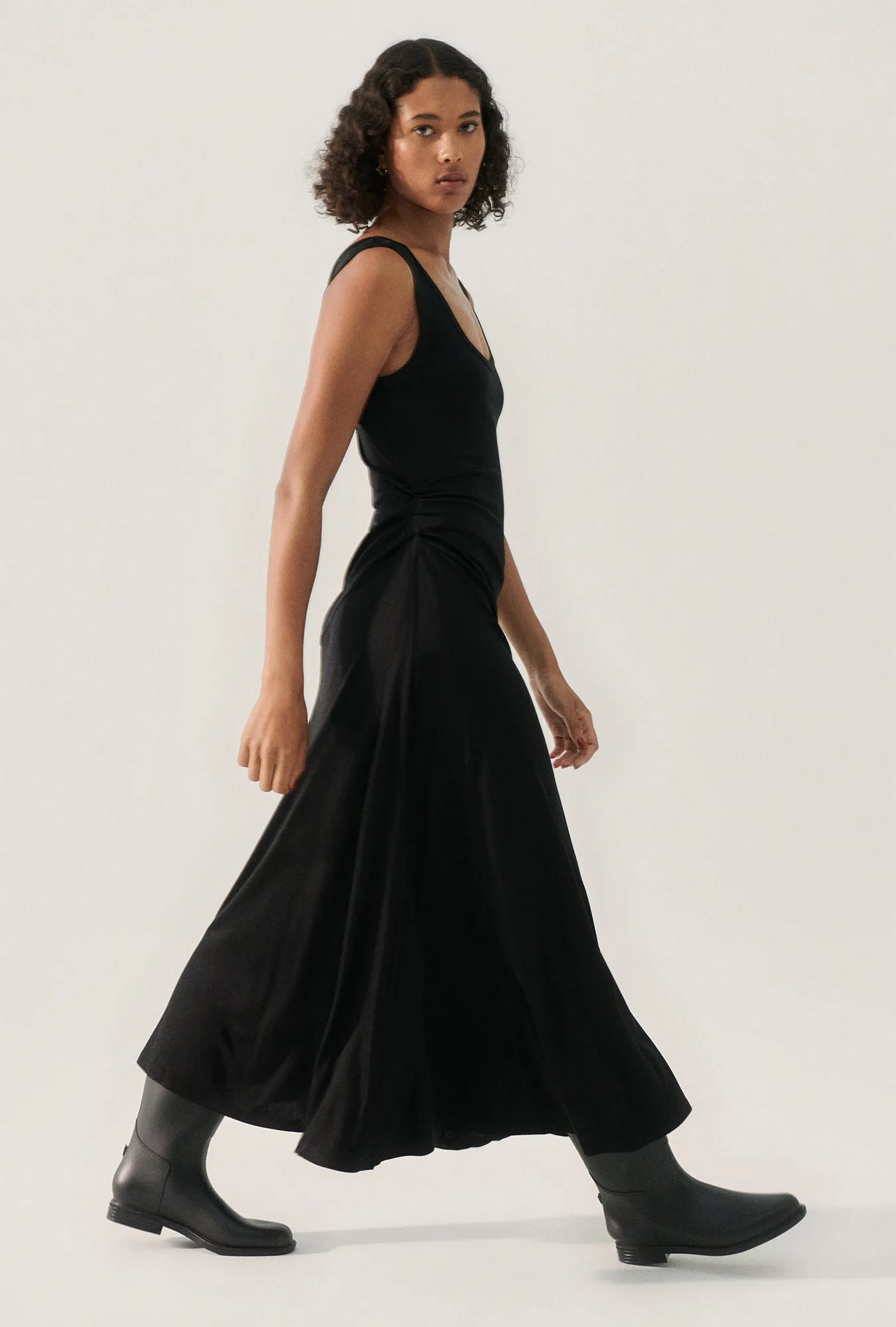 JERSEY SLEEVELESS DRESS BLACK sold by Silk Laundry product image thumbnail 4