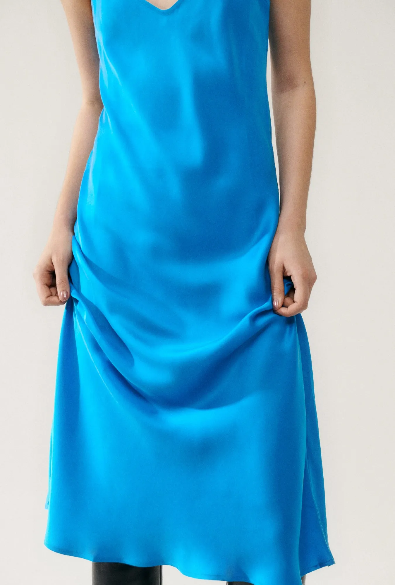 90S SLIP DRESS COAST BLUE sold by Silk Laundry product image thumbnail 4