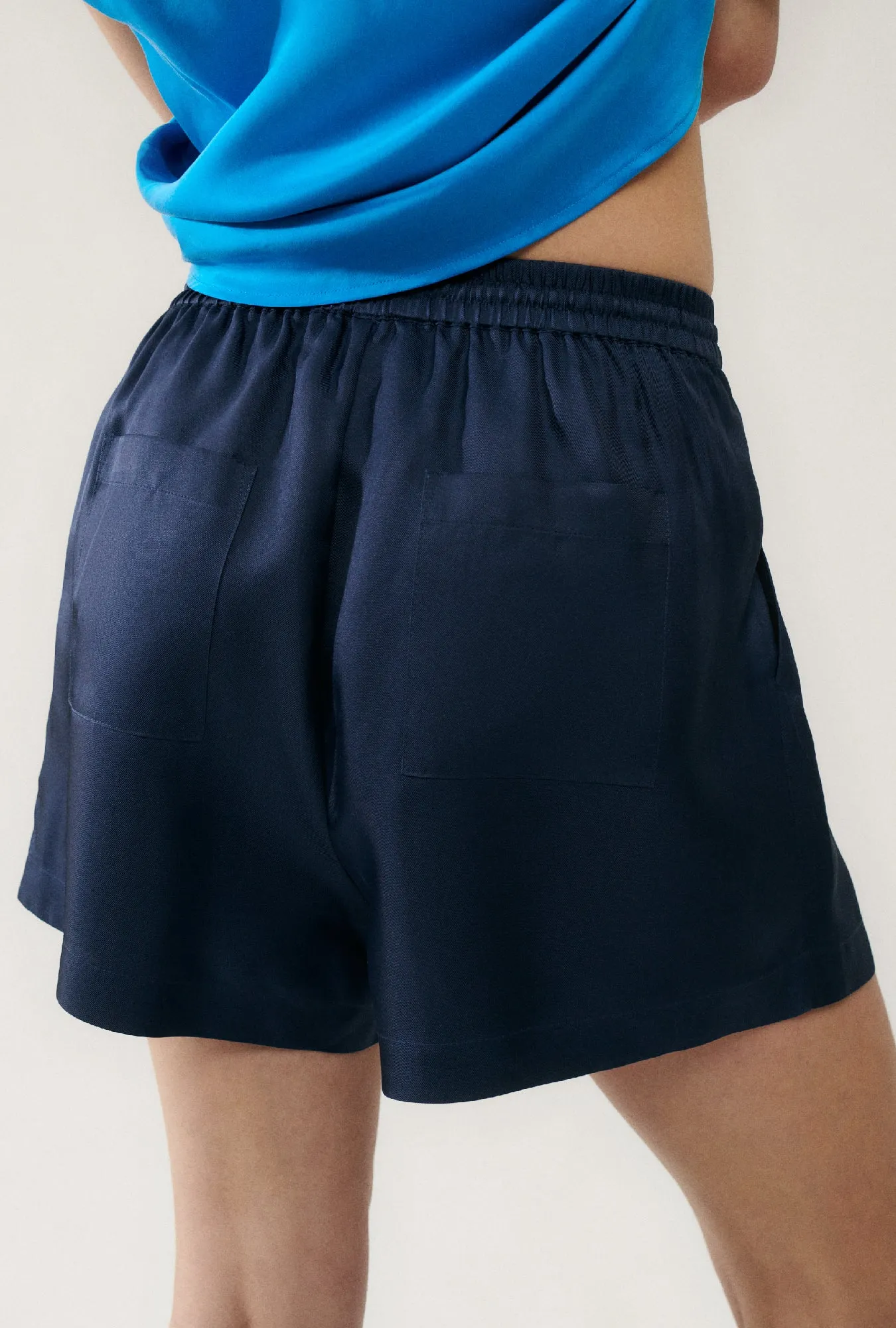 TWILL SLOUCH SHORTS MIDNIGHT sold by Silk Laundry product image thumbnail 4