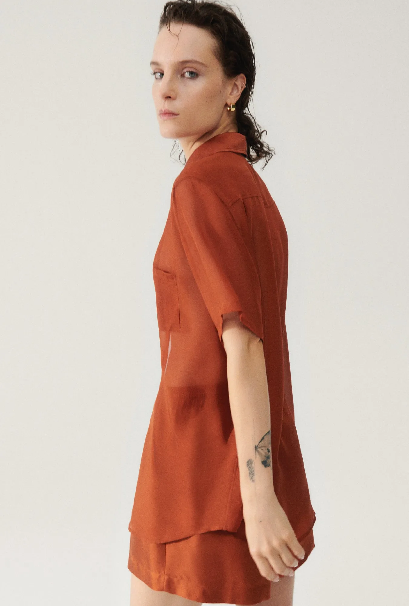 CHIFFON SHORT SLEEVE BOYFRIEND SHIRT UMBER sold by Silk Laundry product image thumbnail 3