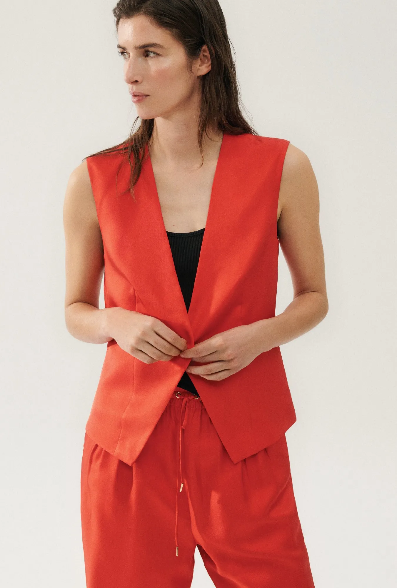TWILL SLOUCH VEST POPPY sold by Silk Laundry product image thumbnail 3