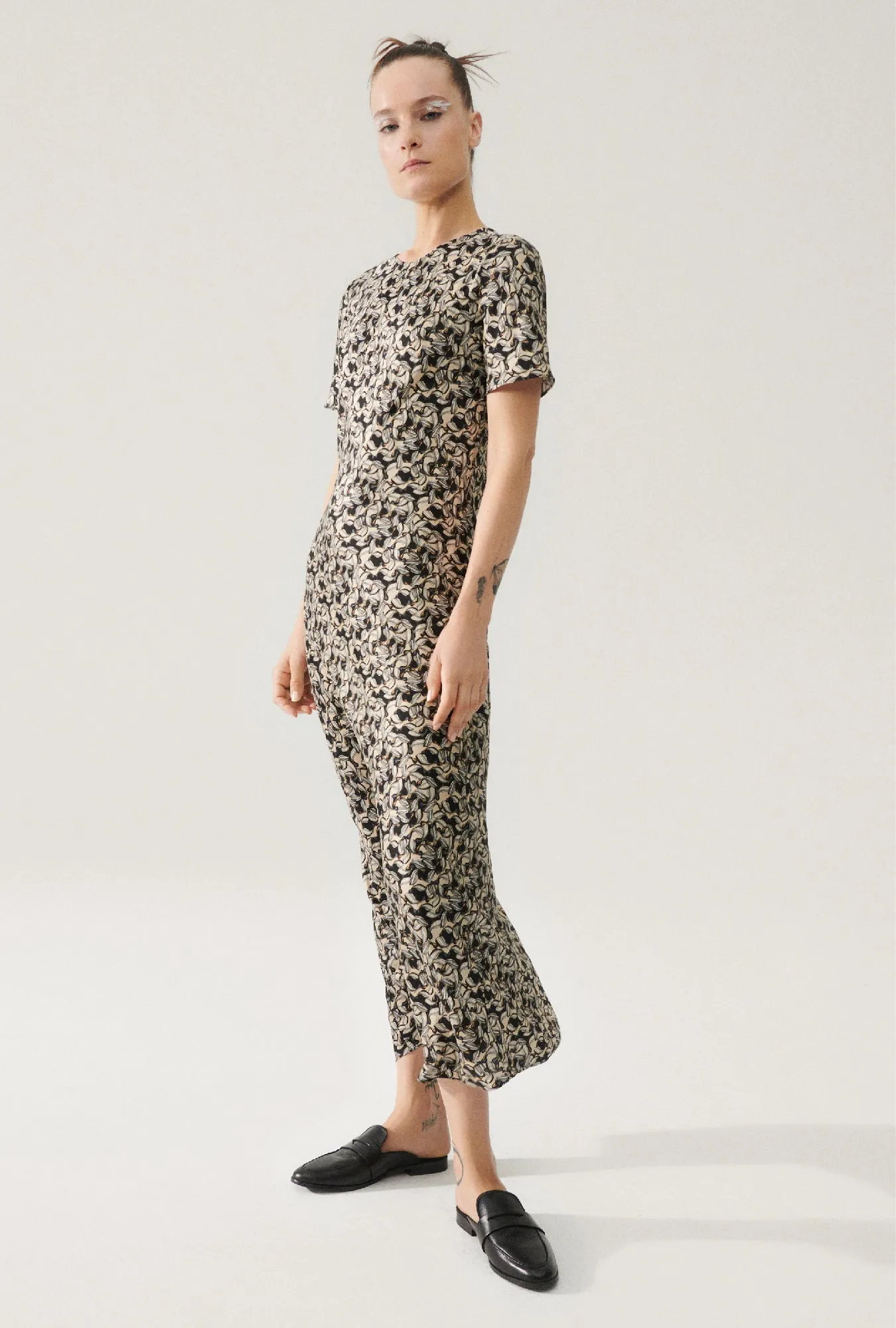 SHORT SLEEVE BIAS DRESS PELICANS sold by Silk Laundry