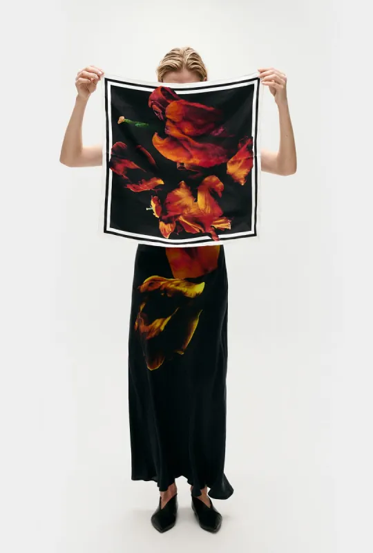 TWILL SCARF TULIPA BLACK sold by Silk Laundry