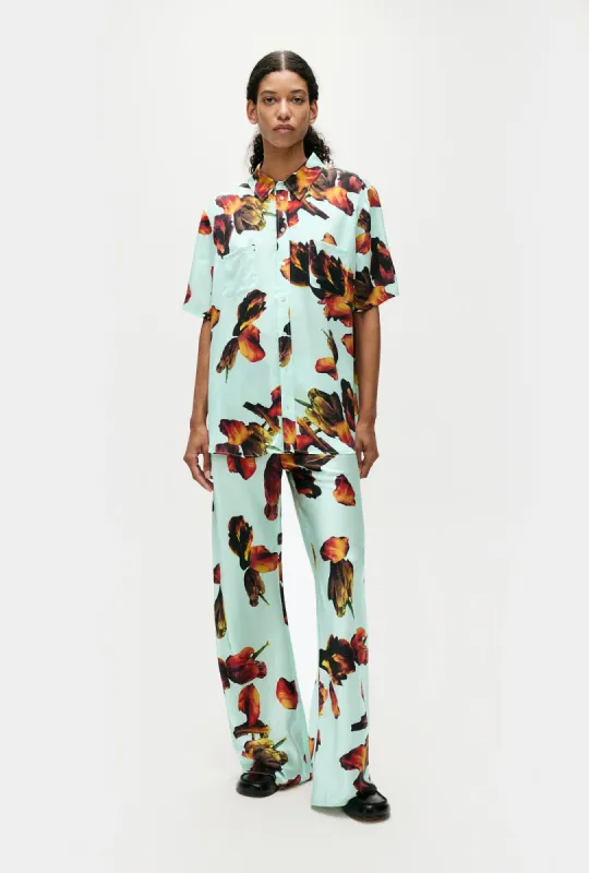 SHORT SLEEVE BOYFRIEND SHIRT TULIPA DEW sold by Silk Laundry