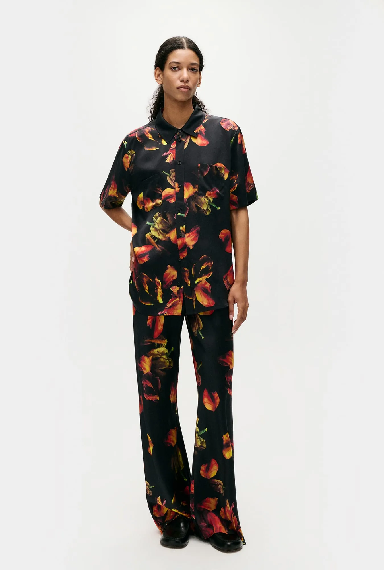 Short Sleeve Boyfriend Shirt Tulipa Black sold by Silk Laundry product image thumbnail 5