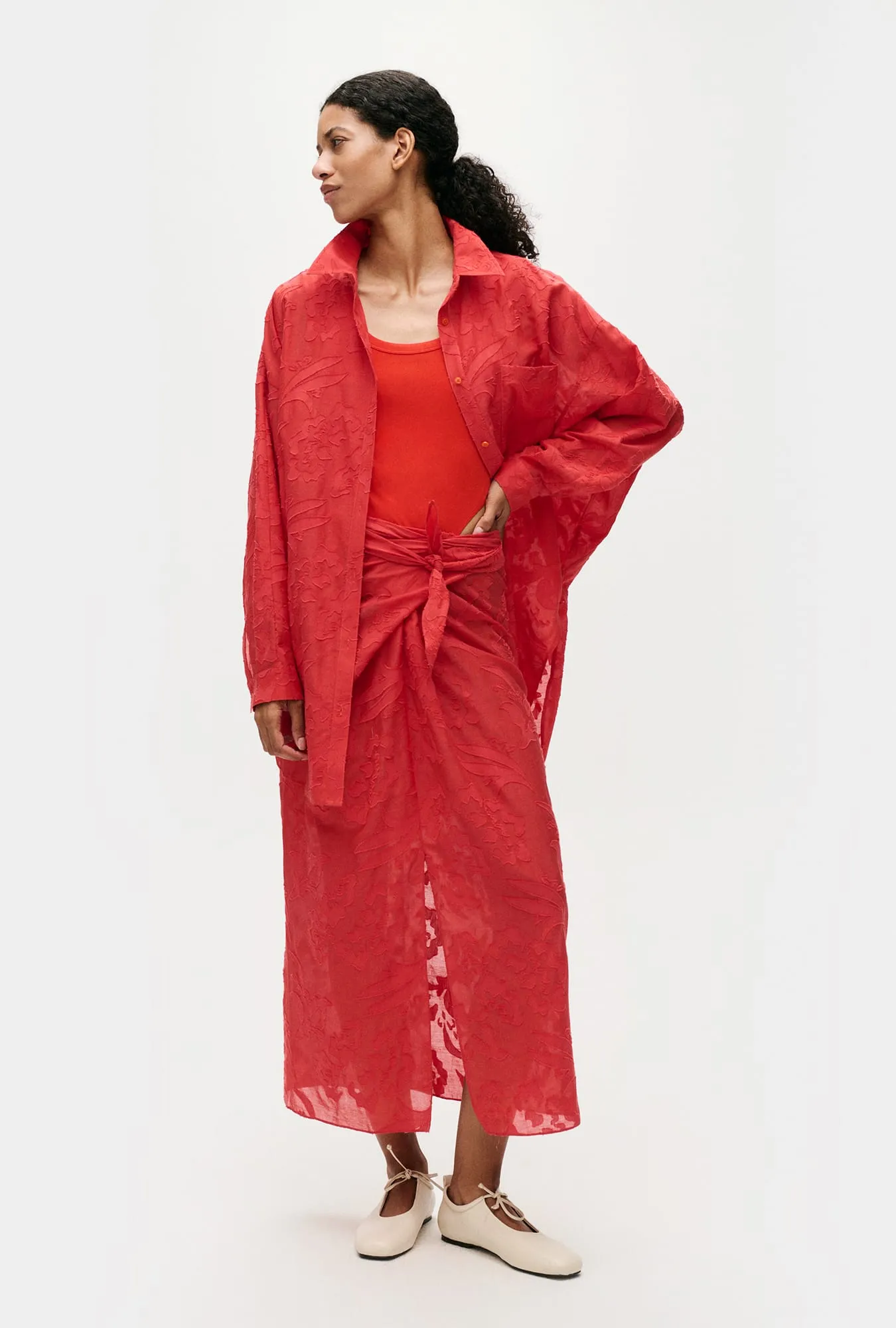 CLIP SILK SHORT SLEEVE BOYFRIEND SHIRT GERANIUM sold by Silk Laundry product image thumbnail 5