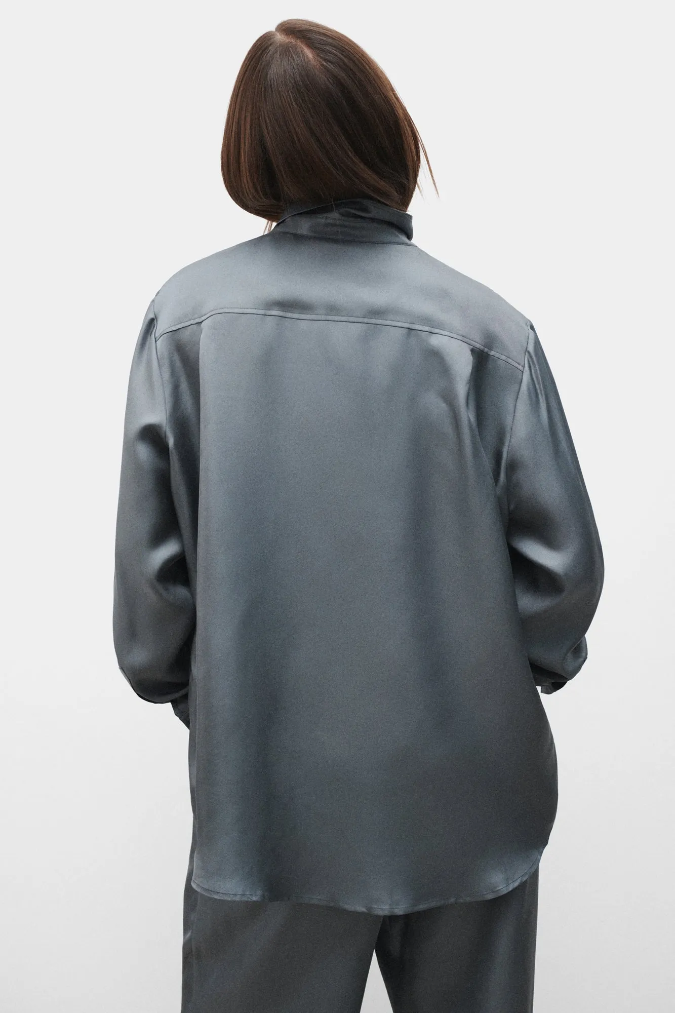 TWILL BOYFRIEND SHIRT 2.0 SLATE sold by Silk Laundry product image thumbnail 4