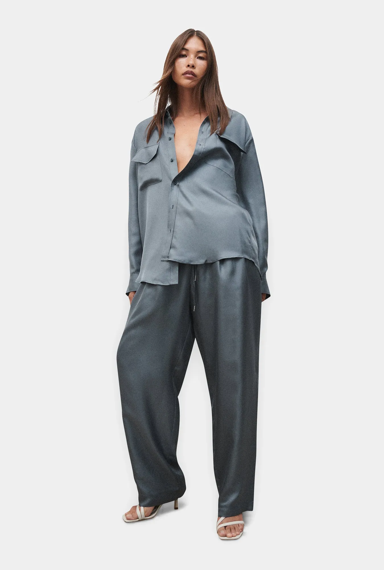 TWILL BOYFRIEND SHIRT 2.0 SLATE sold by Silk Laundry