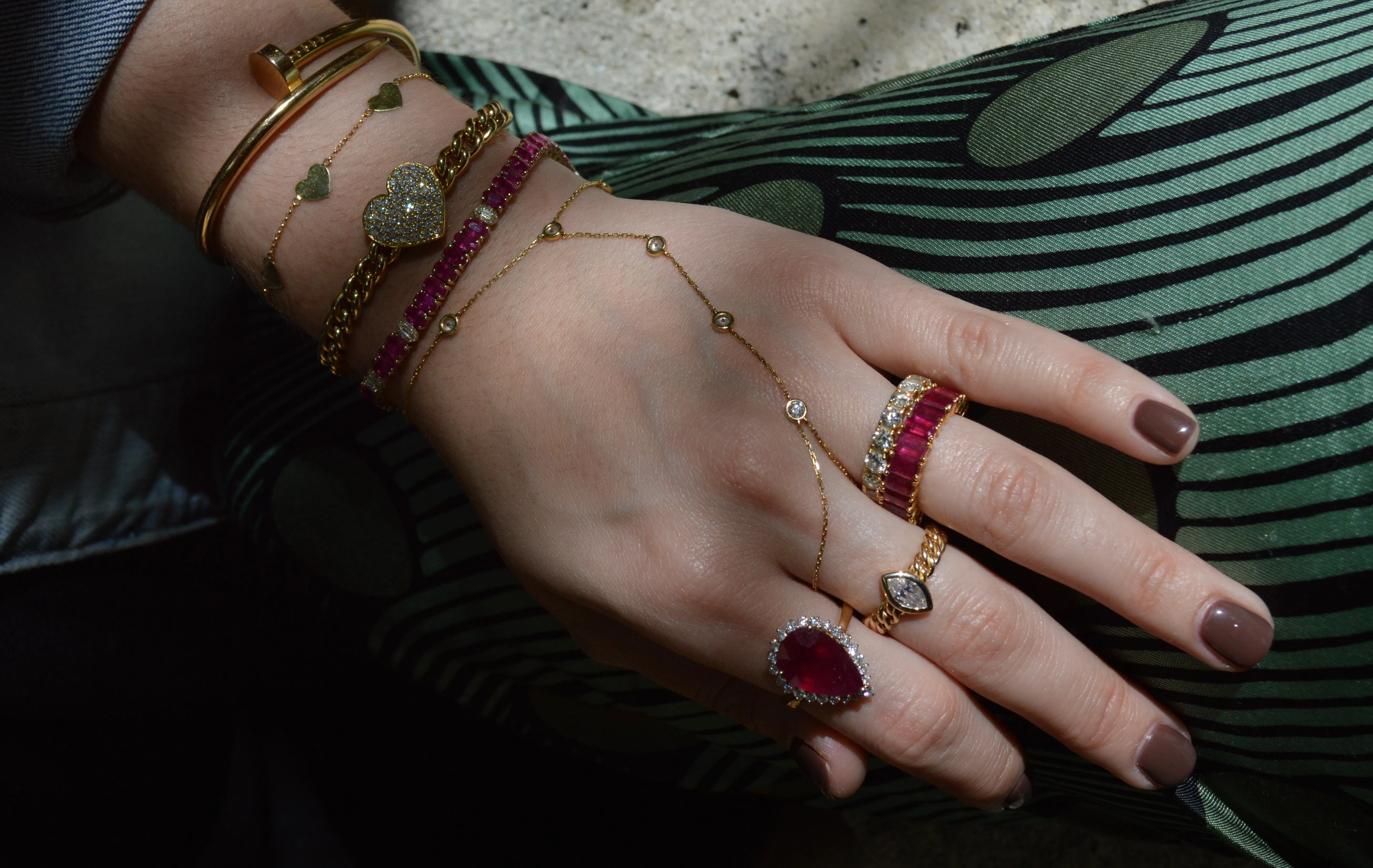 1.01ct Diamond 18K Gold Pave Heart Cuban Chain Bracelet sold by Wish Fine Jewelry product image thumbnail 2