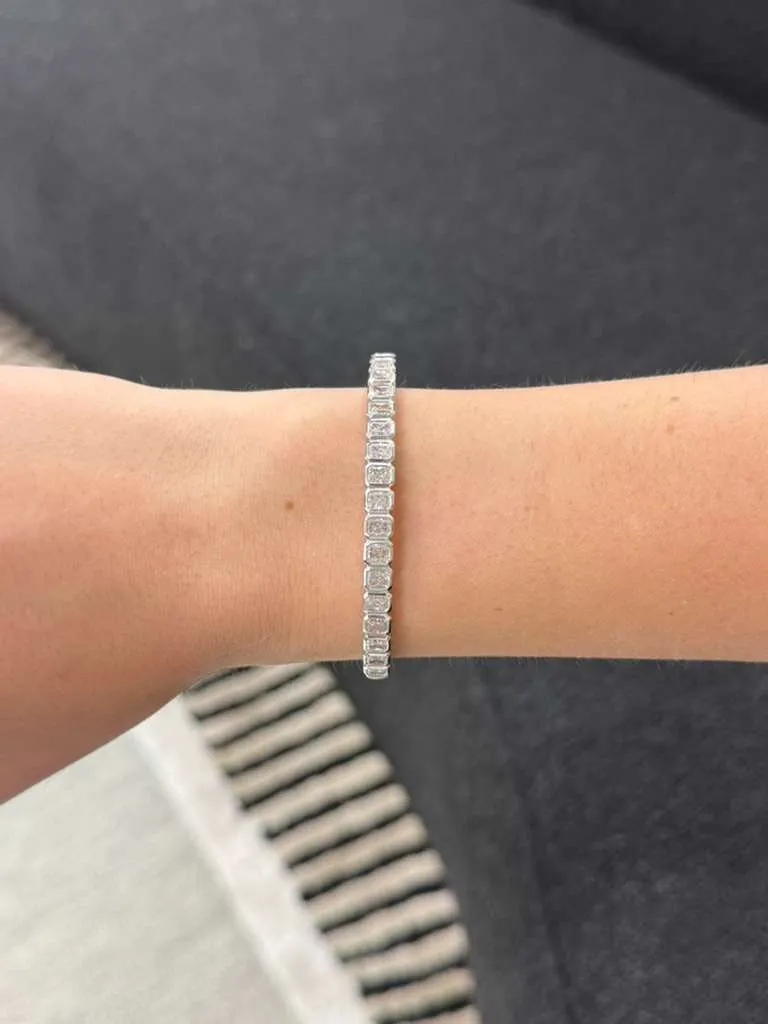 4.85ct Diamond 18K Gold Radiant Cut Bezel Bangle Bracelet sold by Wish Fine Jewelry product image thumbnail 2