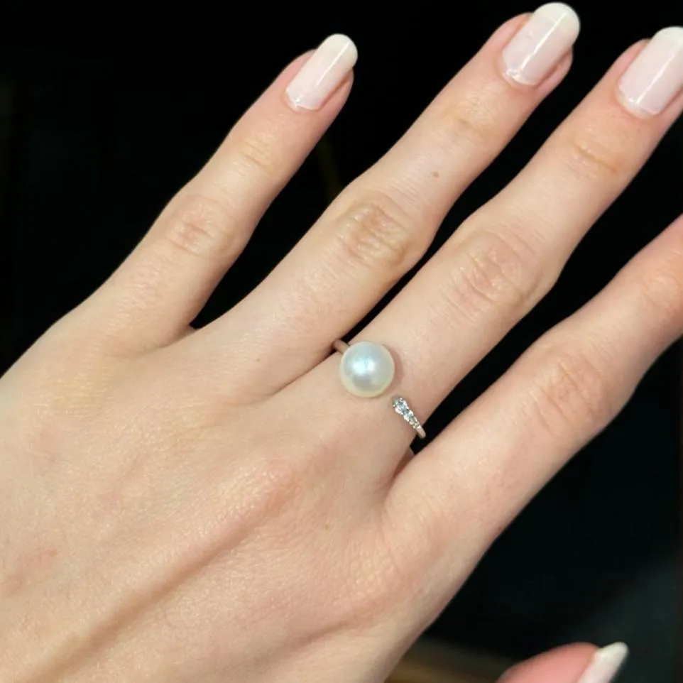 0.85ct Pearl Diamond 18K Gold Ring sold by Wish Fine Jewelry product image thumbnail 2