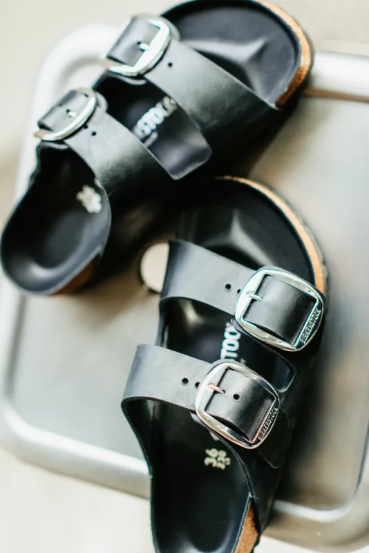 Birkenstock Arizona Big Buckle Sandals for Women in Black | 1011074 sold by Glik’s