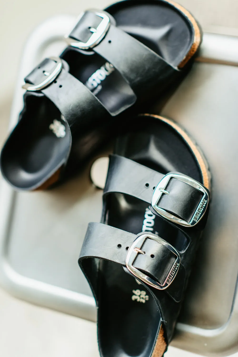 Birkenstock Arizona Big Buckle Oiled Leather Sandals for Women in Black | 1011074 sold by Glik’s
