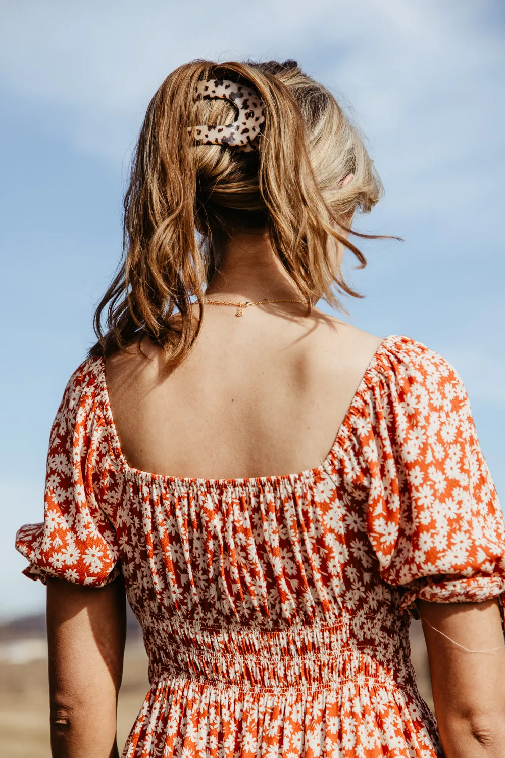 Teleties Large Flat Round Hair Clip in Blonde Tortoise | TT-FCL01-023 sold by Glik’s