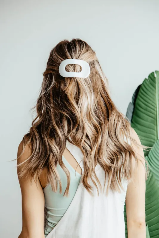 Teleties Medium Flat Round Round Clip in White | TT-FCM01-004 sold by Glik’s