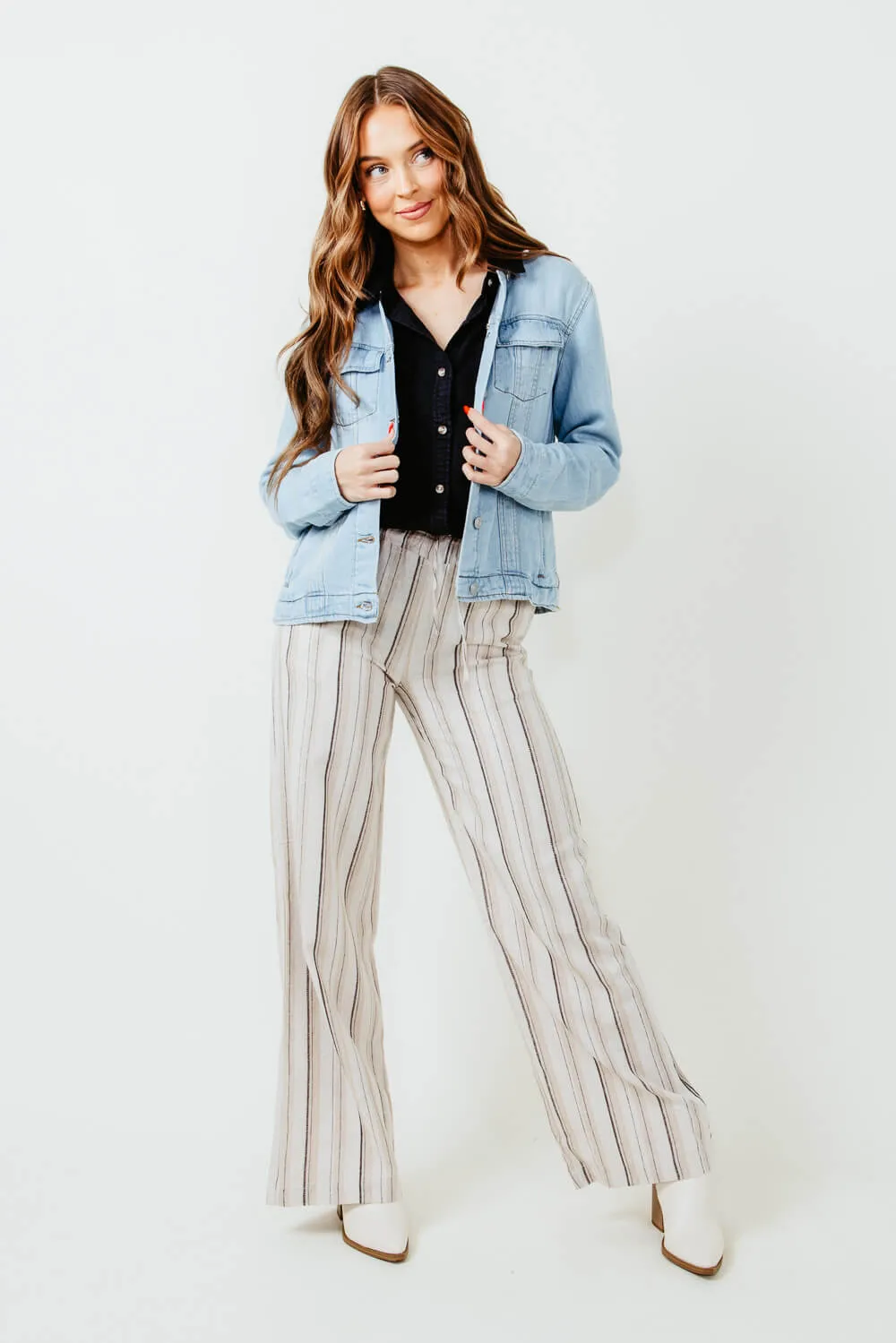 Thread & Supply Jackie Denim Jacket for Women in Sun Wash | J4837LZTTS-SUNWASH sold by Glik’s product image thumbnail 2