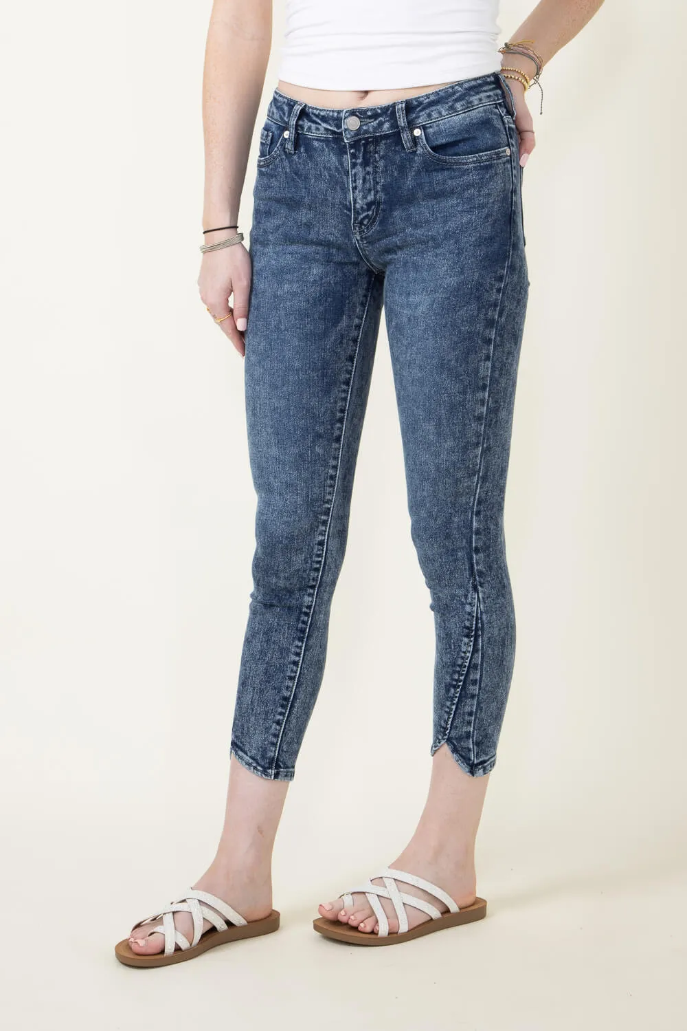 KanCan Temple Mid Rise Ankle Skinny Jeans for Women | KC70039M sold by Glik’s product image thumbnail 5