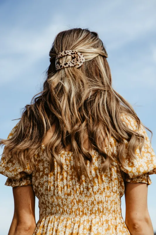 Teleties Medium Flat Round Hair Clip in Blonde Tortoise | TT-FCM01-023 sold by Glik’s