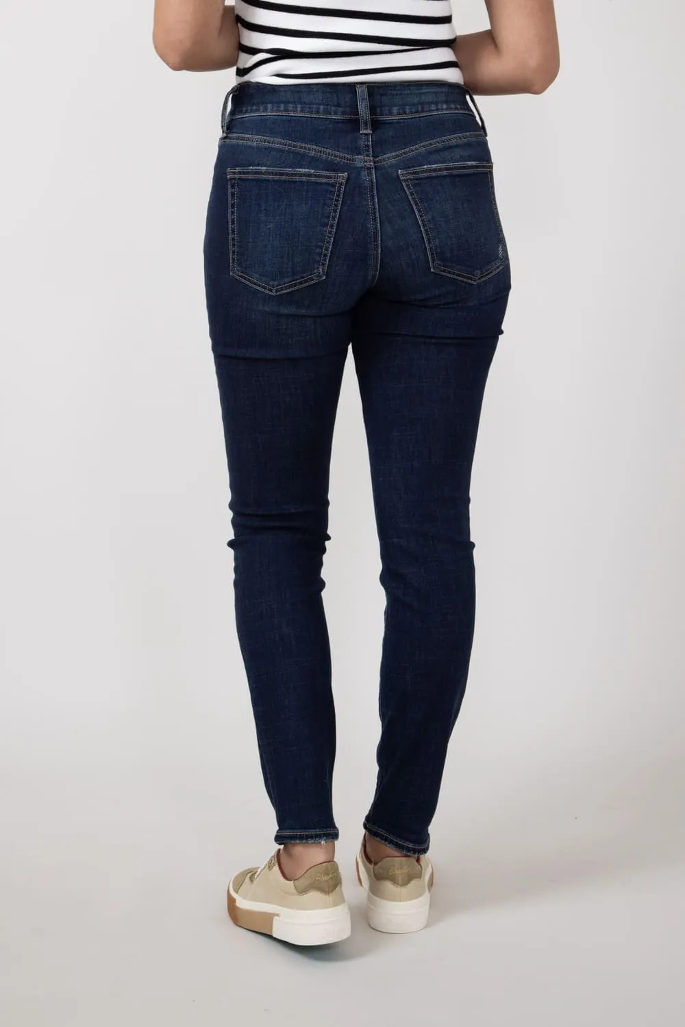Silver Jeans Mid Rise Suki Skinny Jeans for Women | L93151CVS413 sold by Glik’s product image thumbnail 4